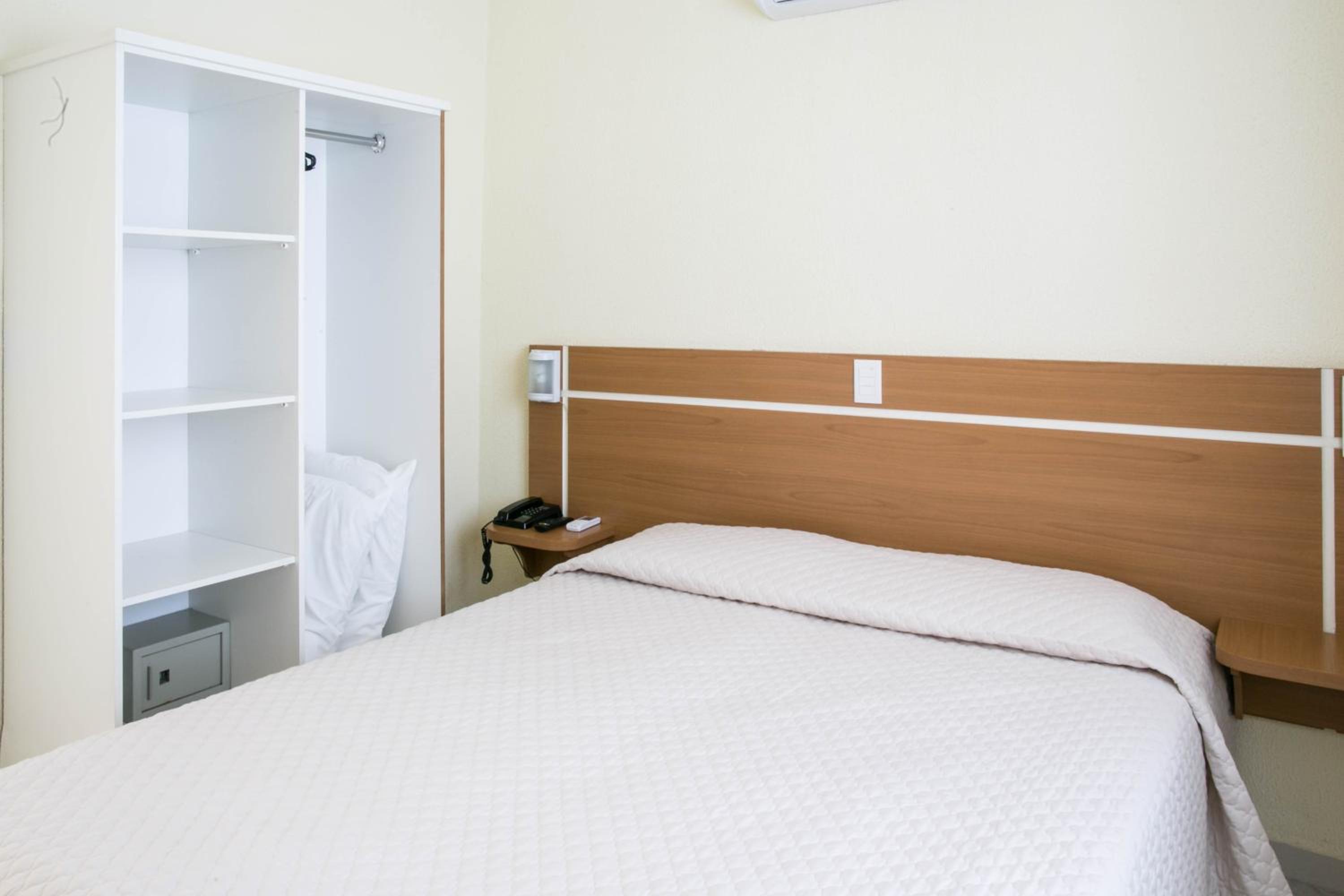 One-Bedroom Apartment with Balcony - Photo 7