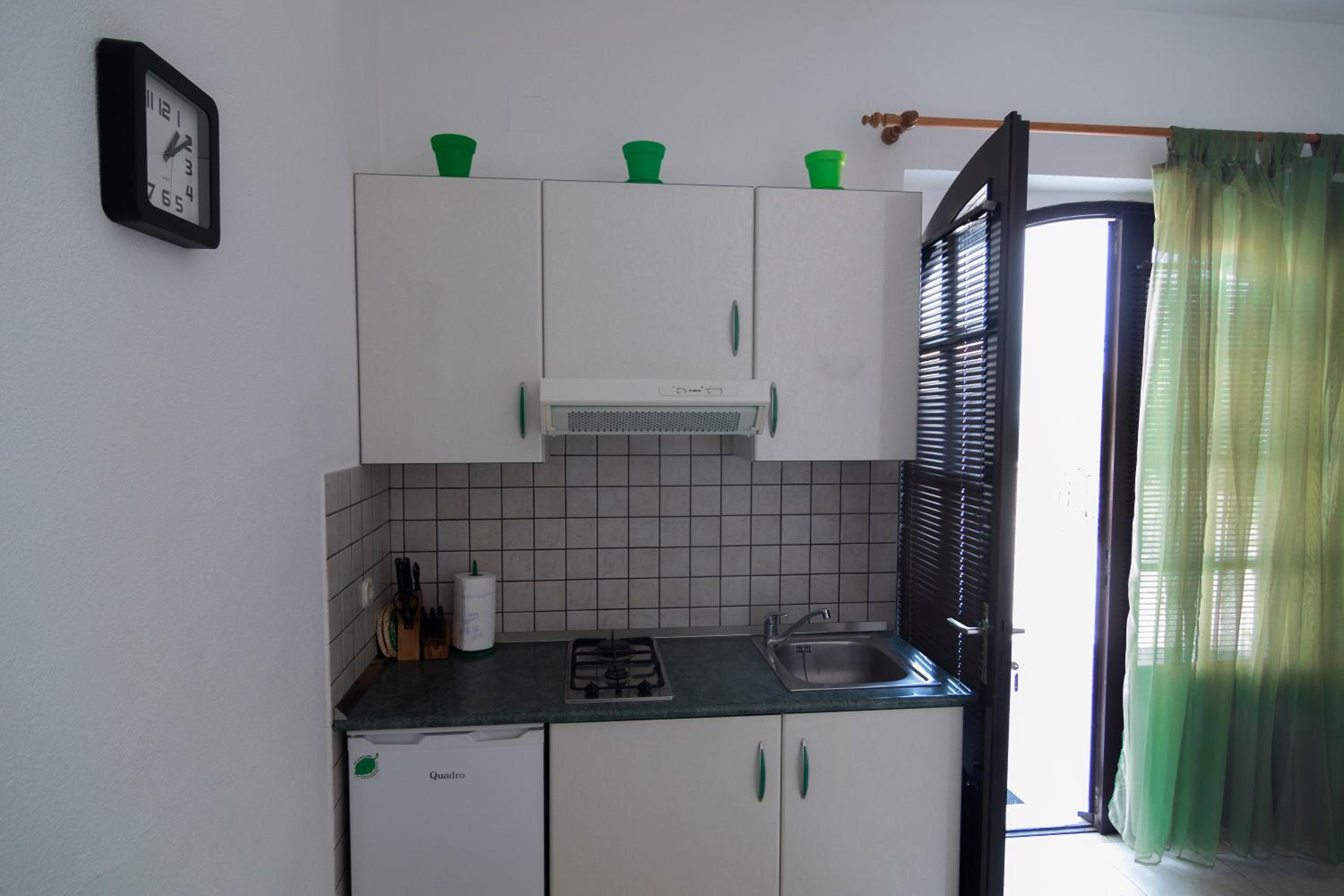 One-Bedroom Apartment photo 3