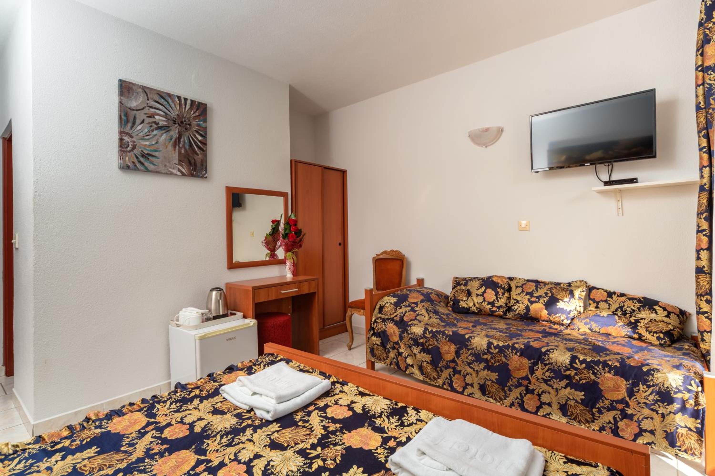 Triple Room with Terrace and Sea View