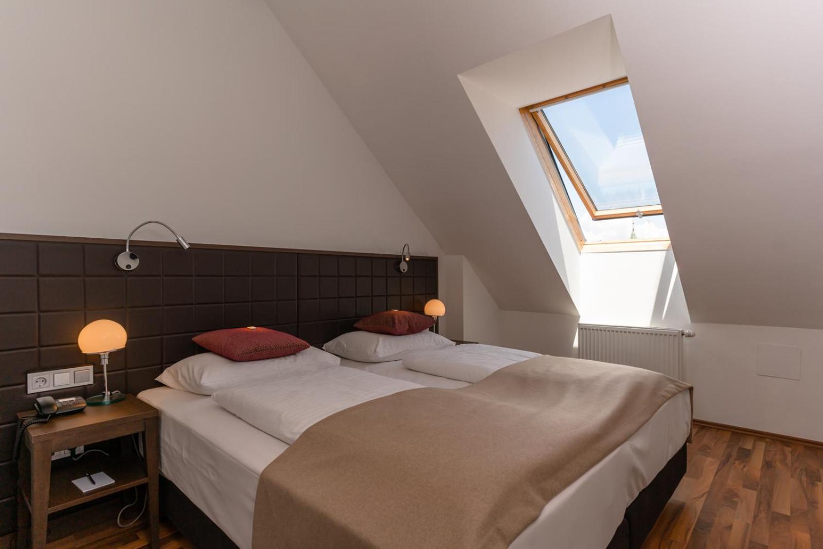 Apartment with Terrace - Photo 11