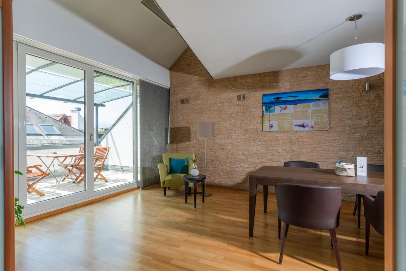 Apartment with Terrace - Photo 1