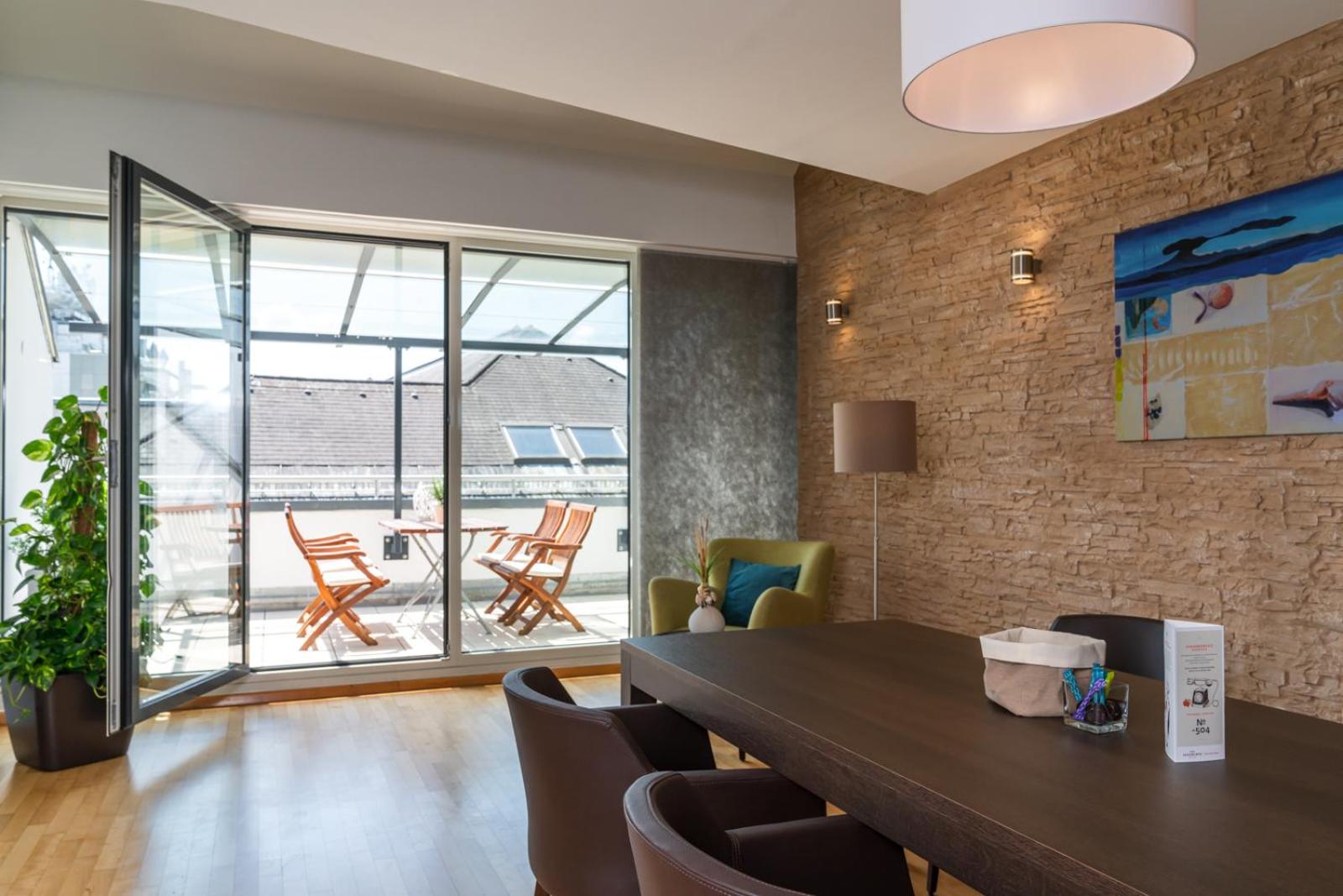 Apartment with Terrace - Photo 6