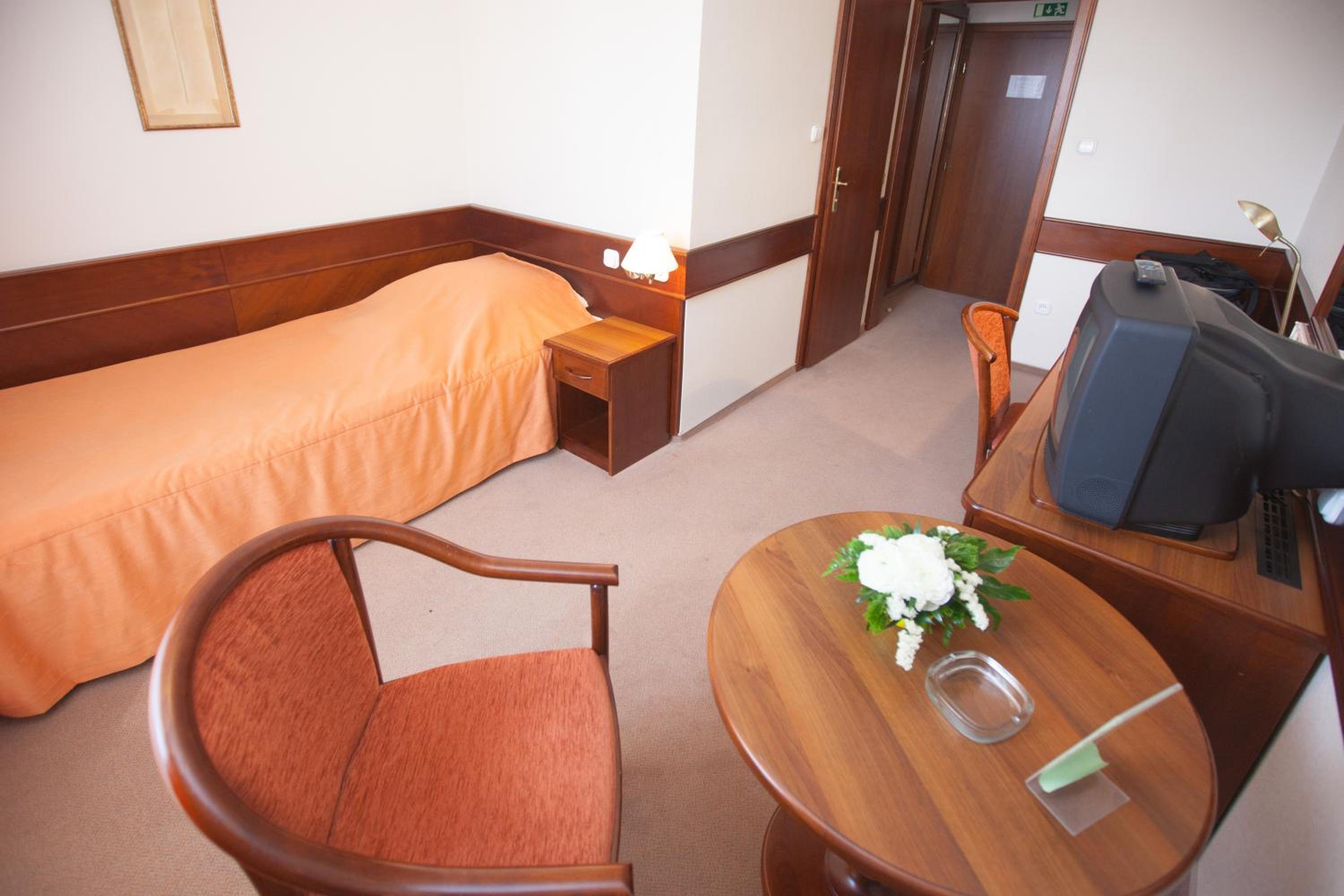 Single Room photo 2