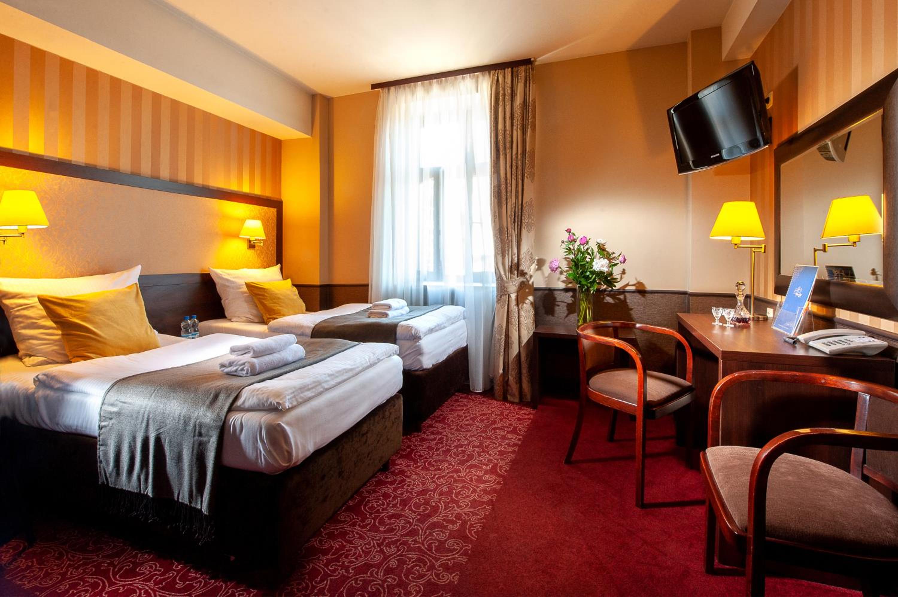 Double or Twin Room - Photo 2