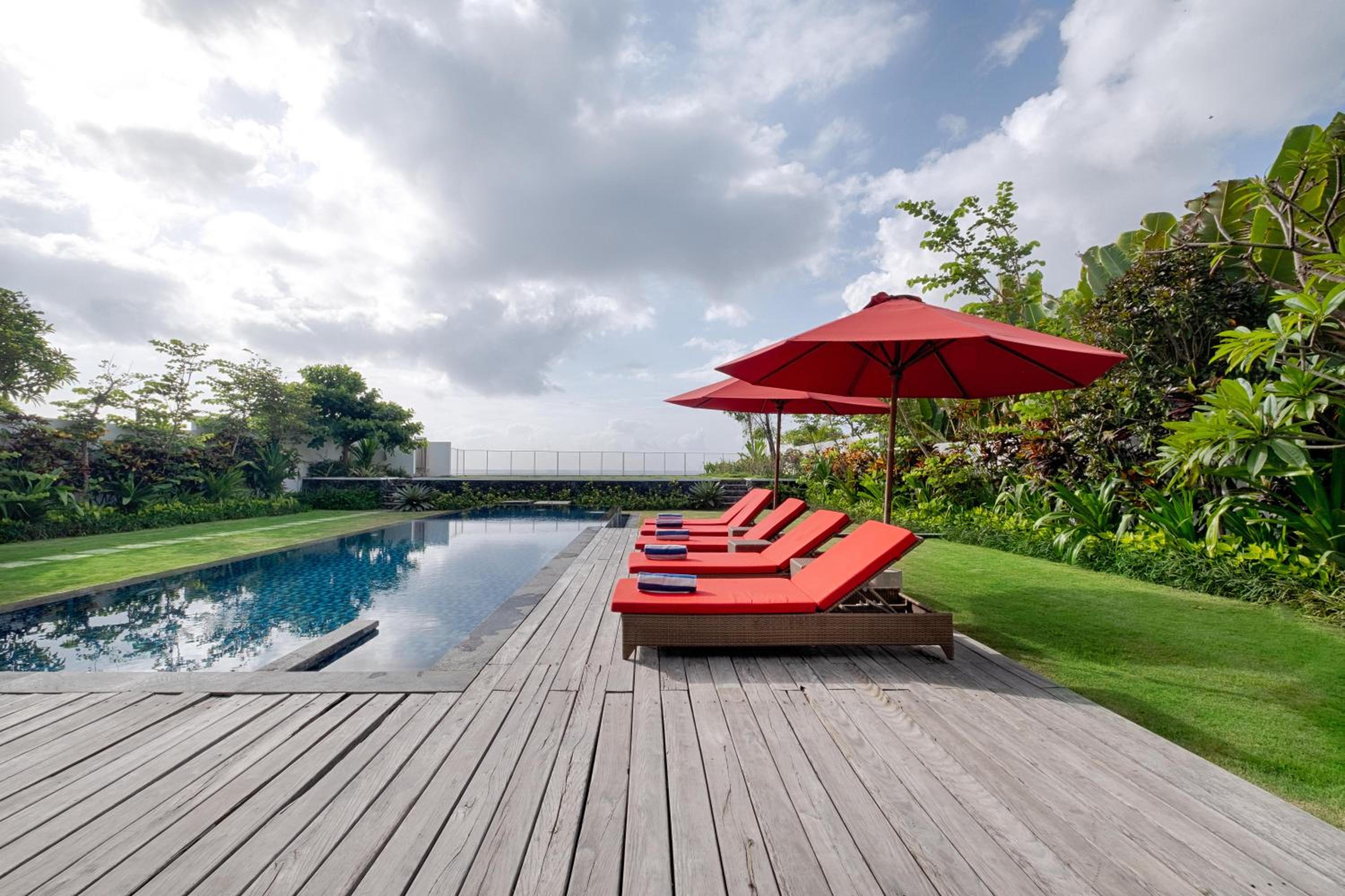 Three-Bedroom Beachfront Villa with Private Pool - Photo 6