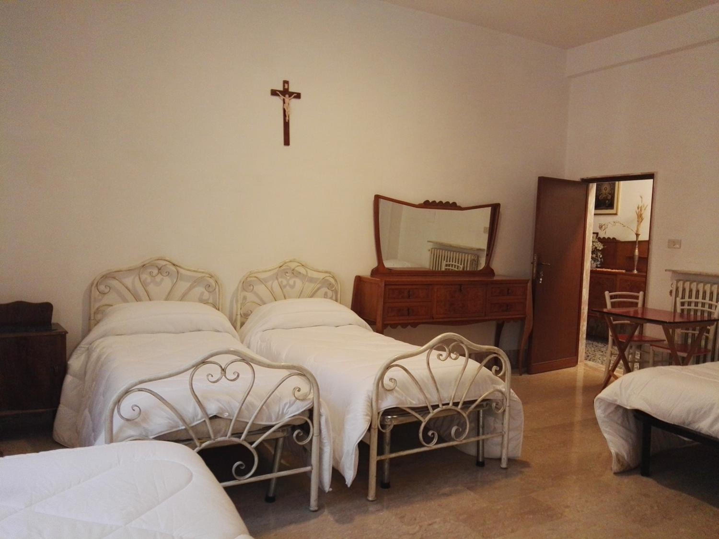 Interconnecting Rooms - Photo 7