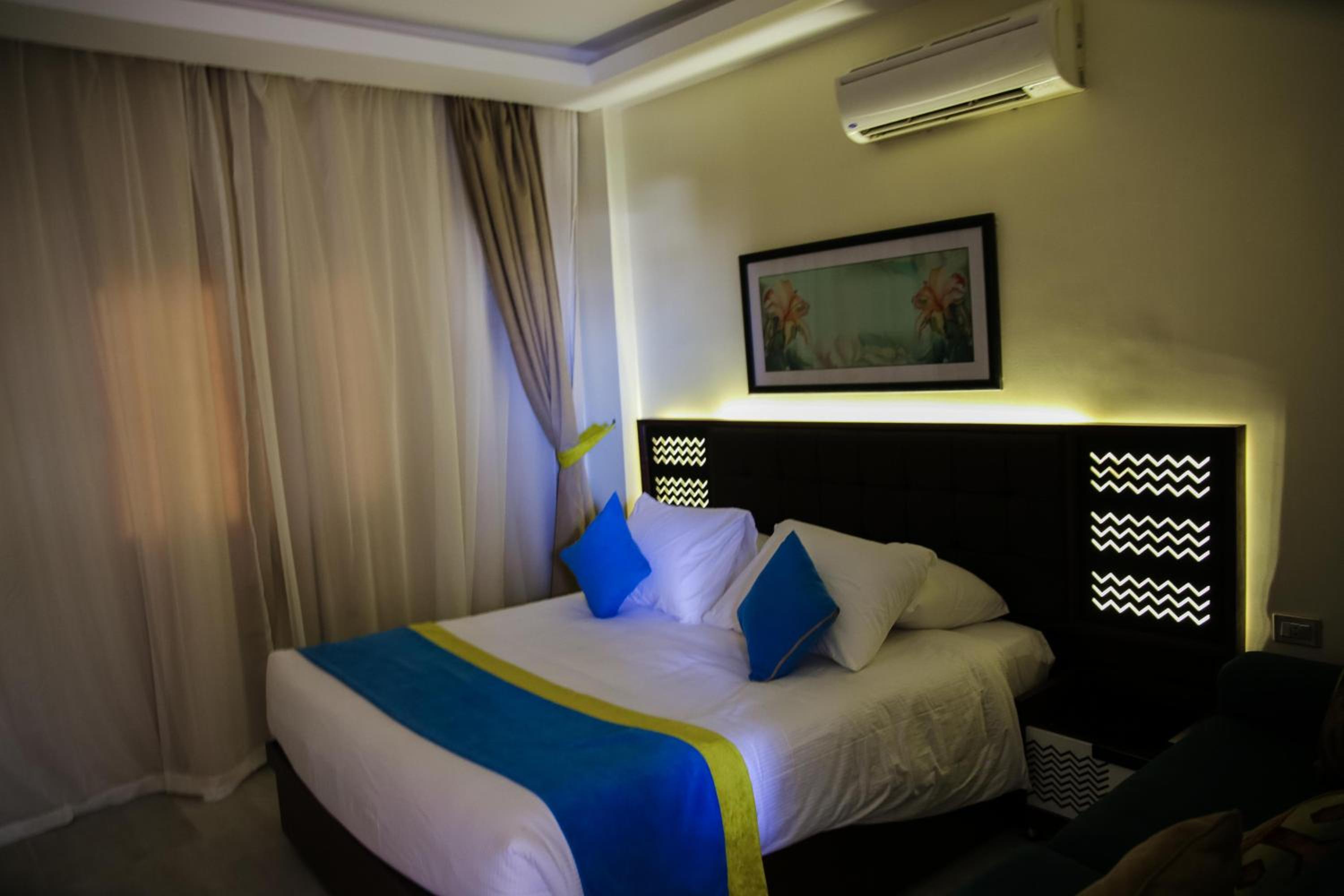 One-Bedroom Apartment - Photo 15