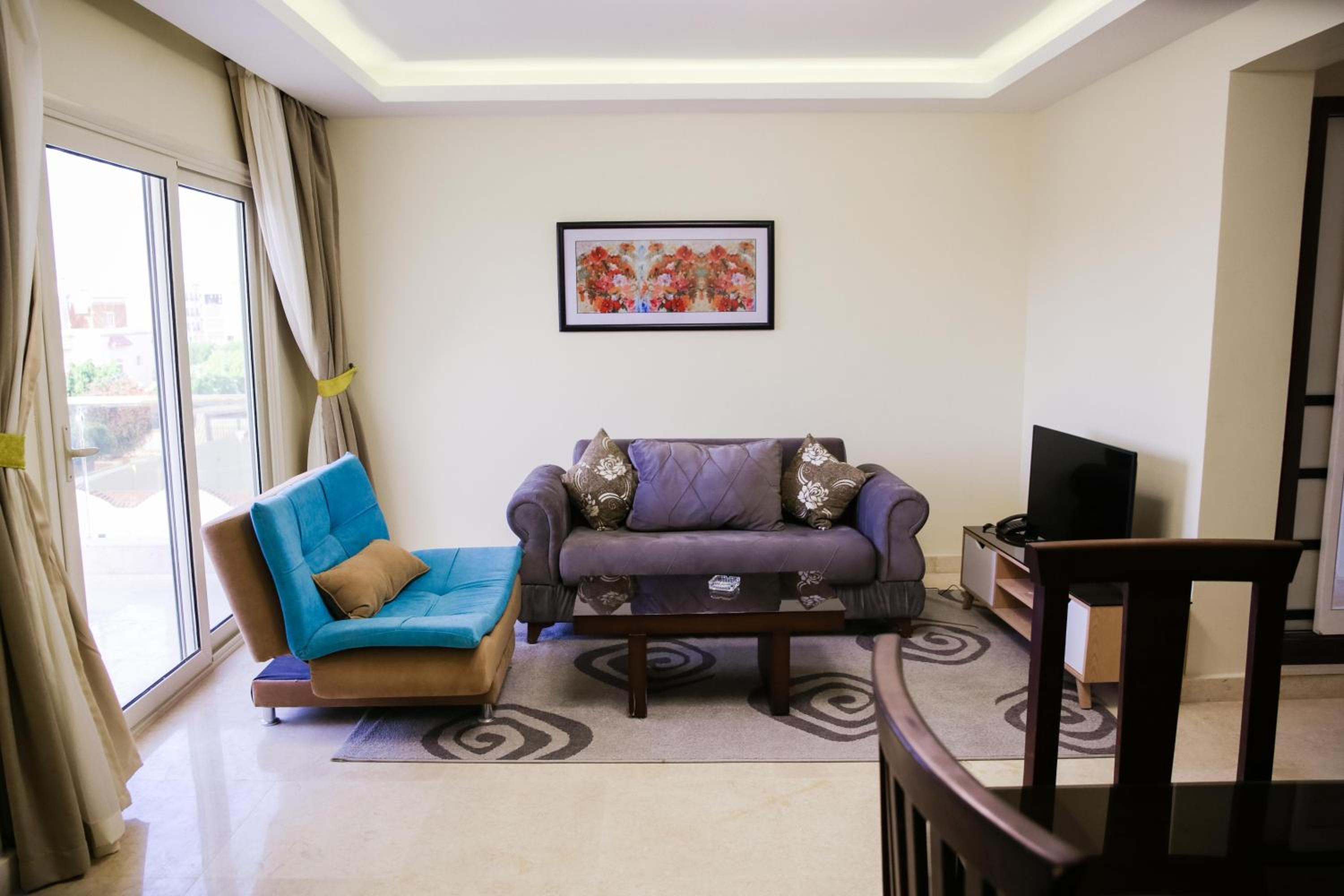 One-Bedroom Apartment - Photo 13