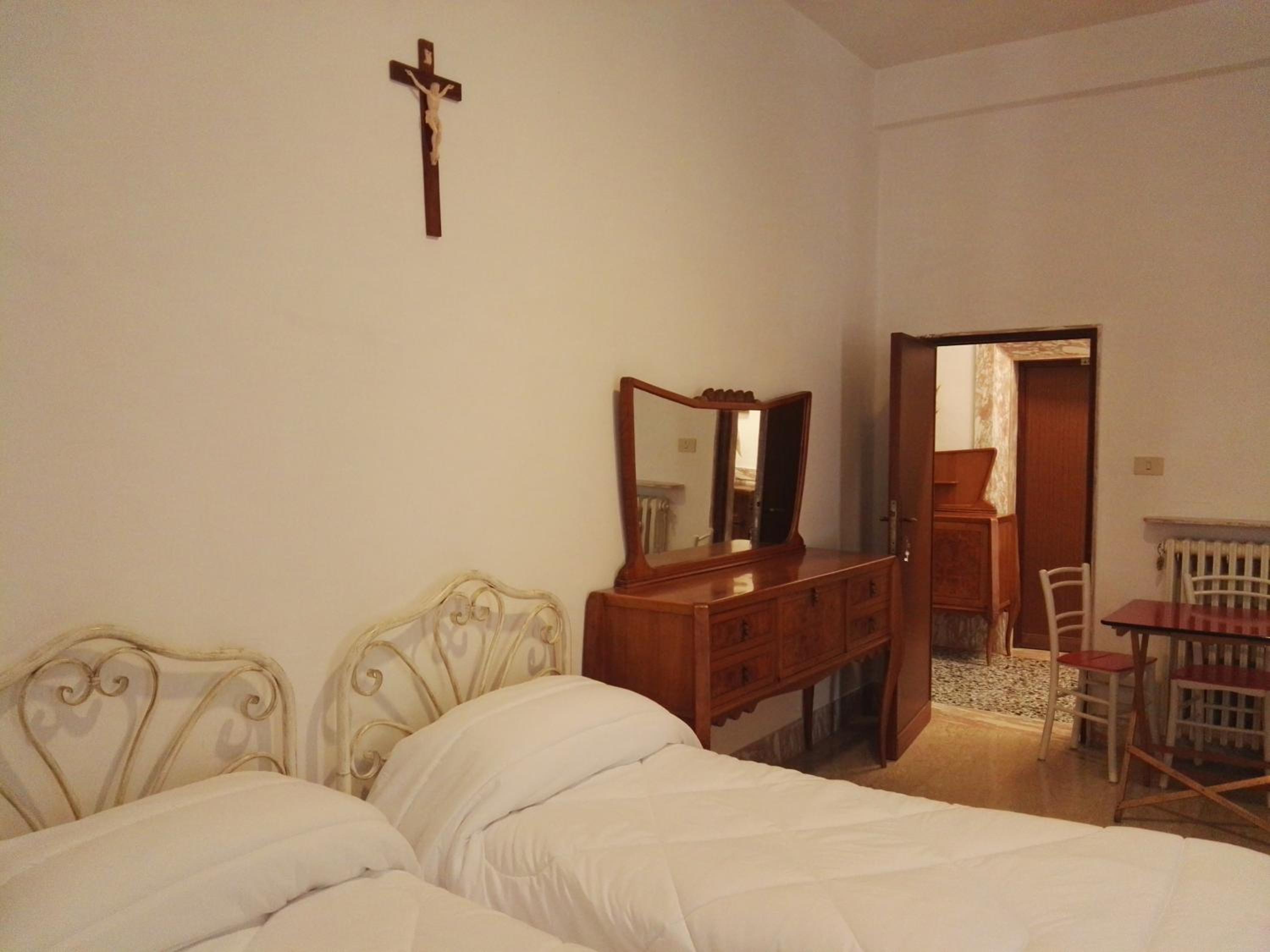 Interconnecting Rooms - Photo 21