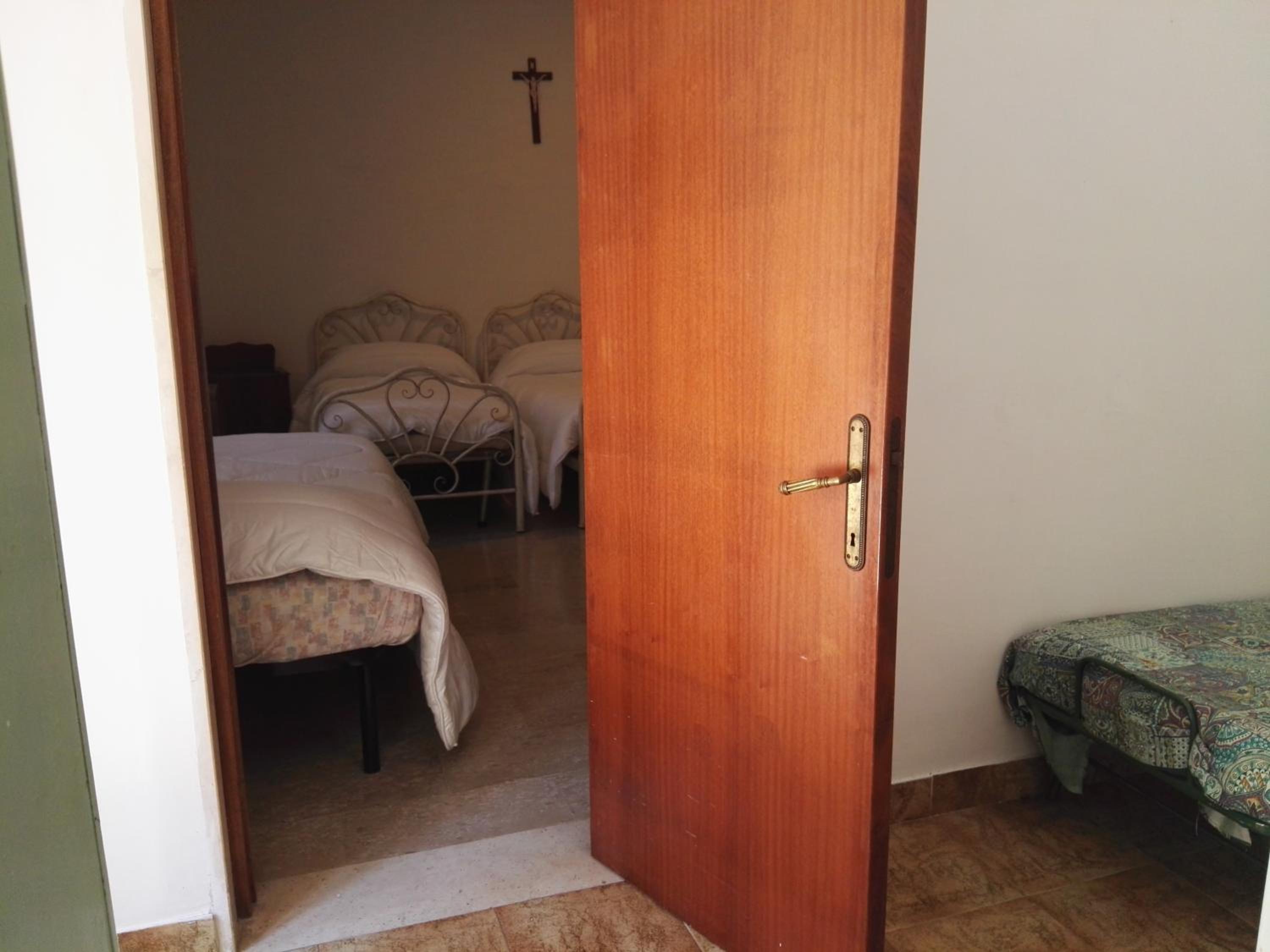 Interconnecting Rooms - Photo 13