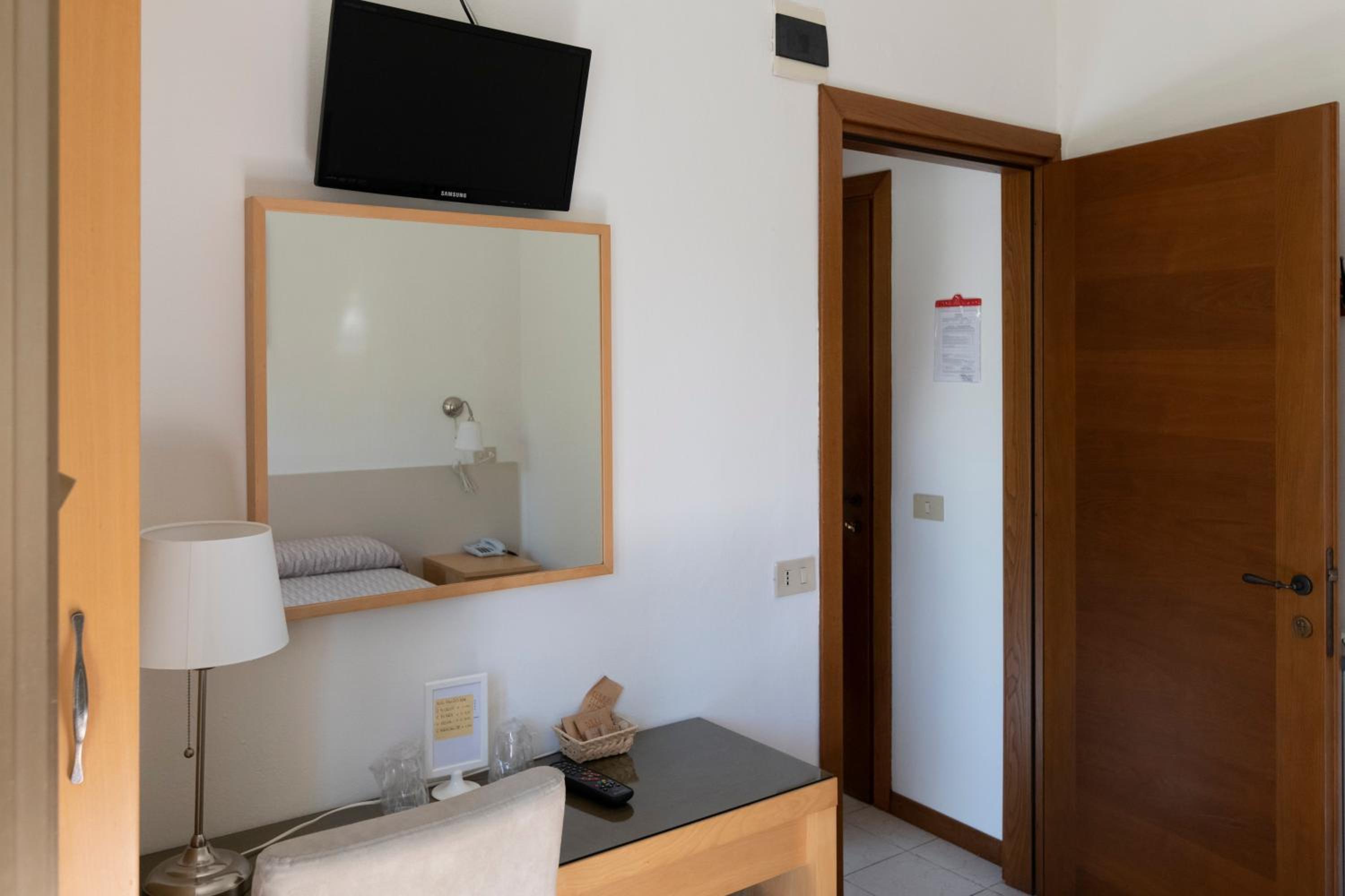Standard Quadruple Room - Photo 5