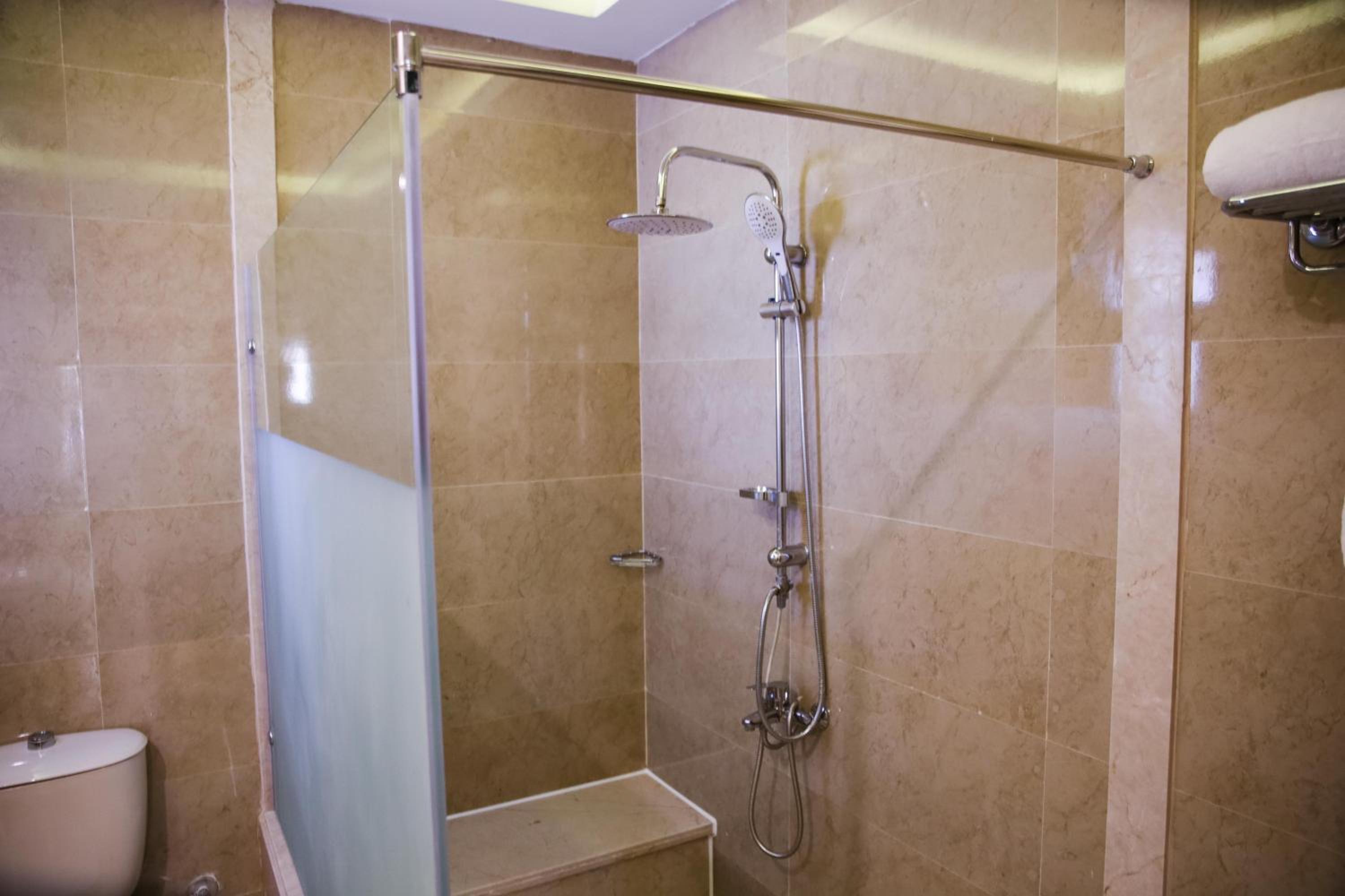 Three-Bedroom Apartment - Photo 20