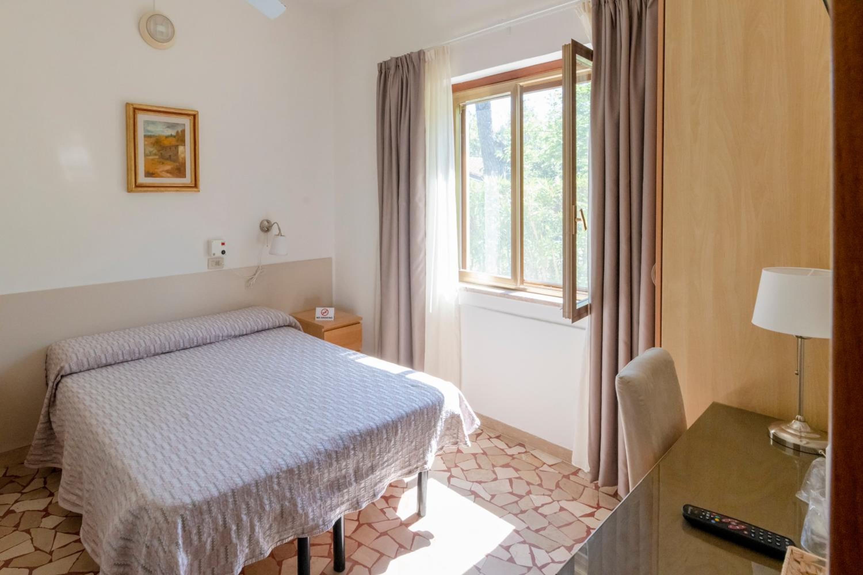 Standard Quadruple Room - Photo 3