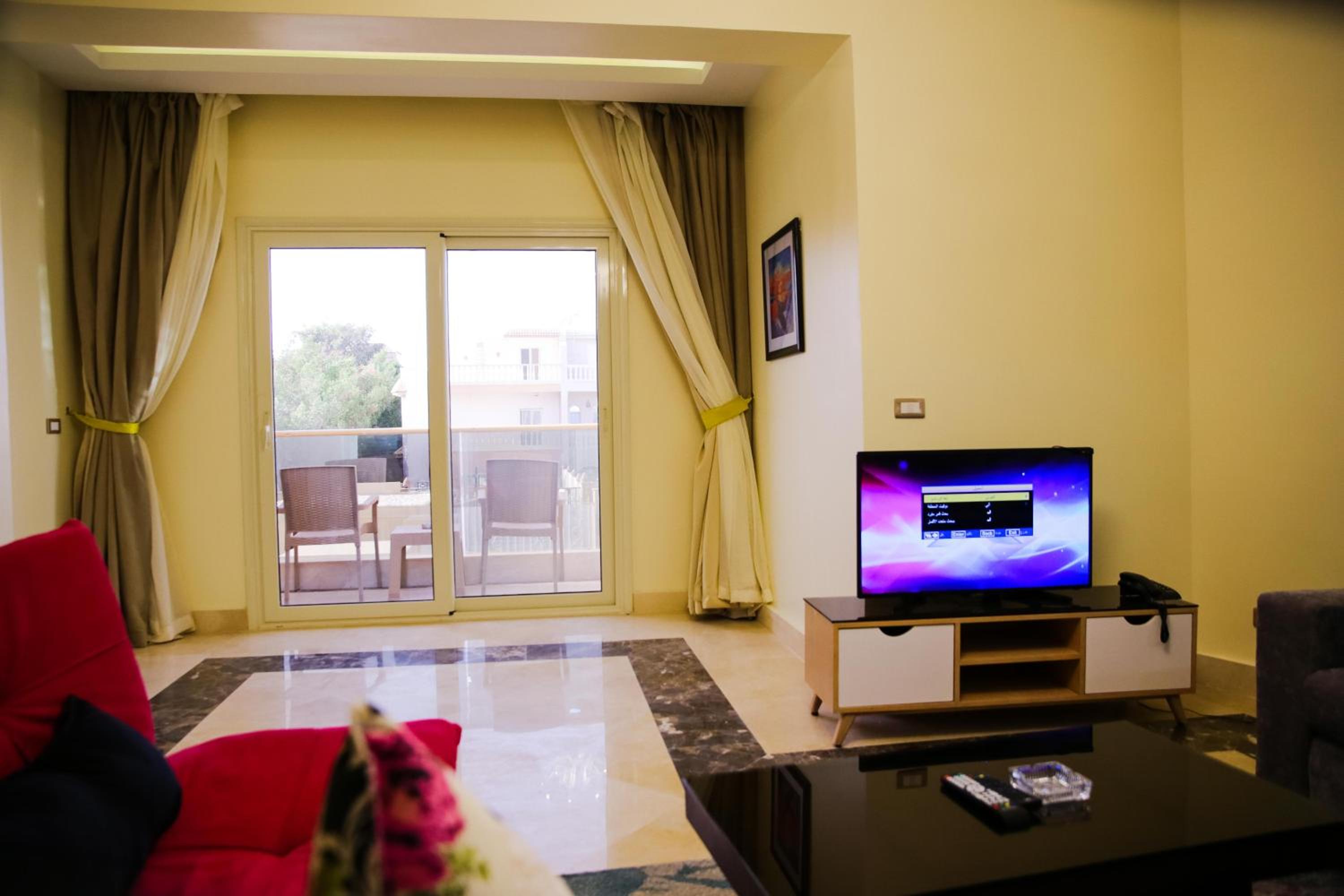 Three-Bedroom Apartment - Photo 28