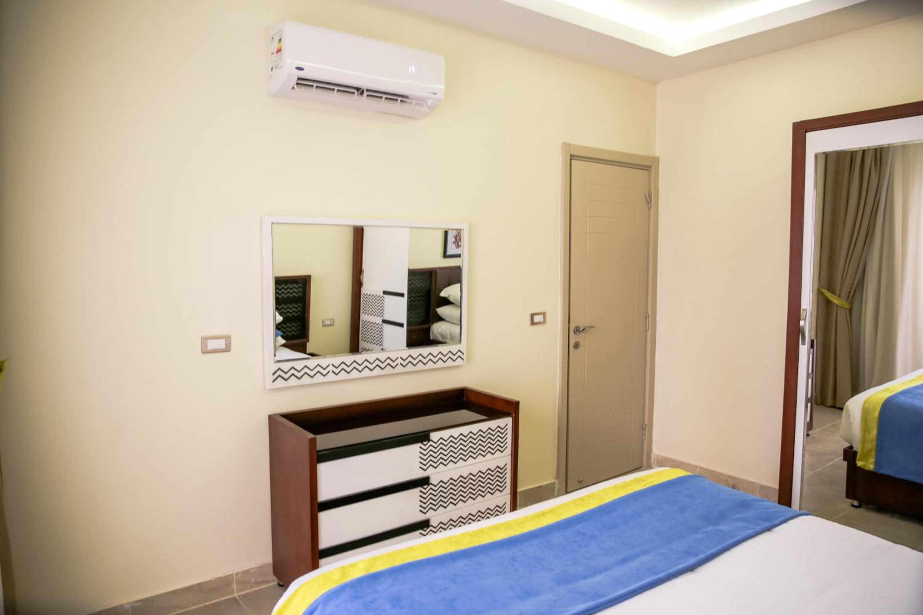Two-Bedroom Apartment - Photo 21
