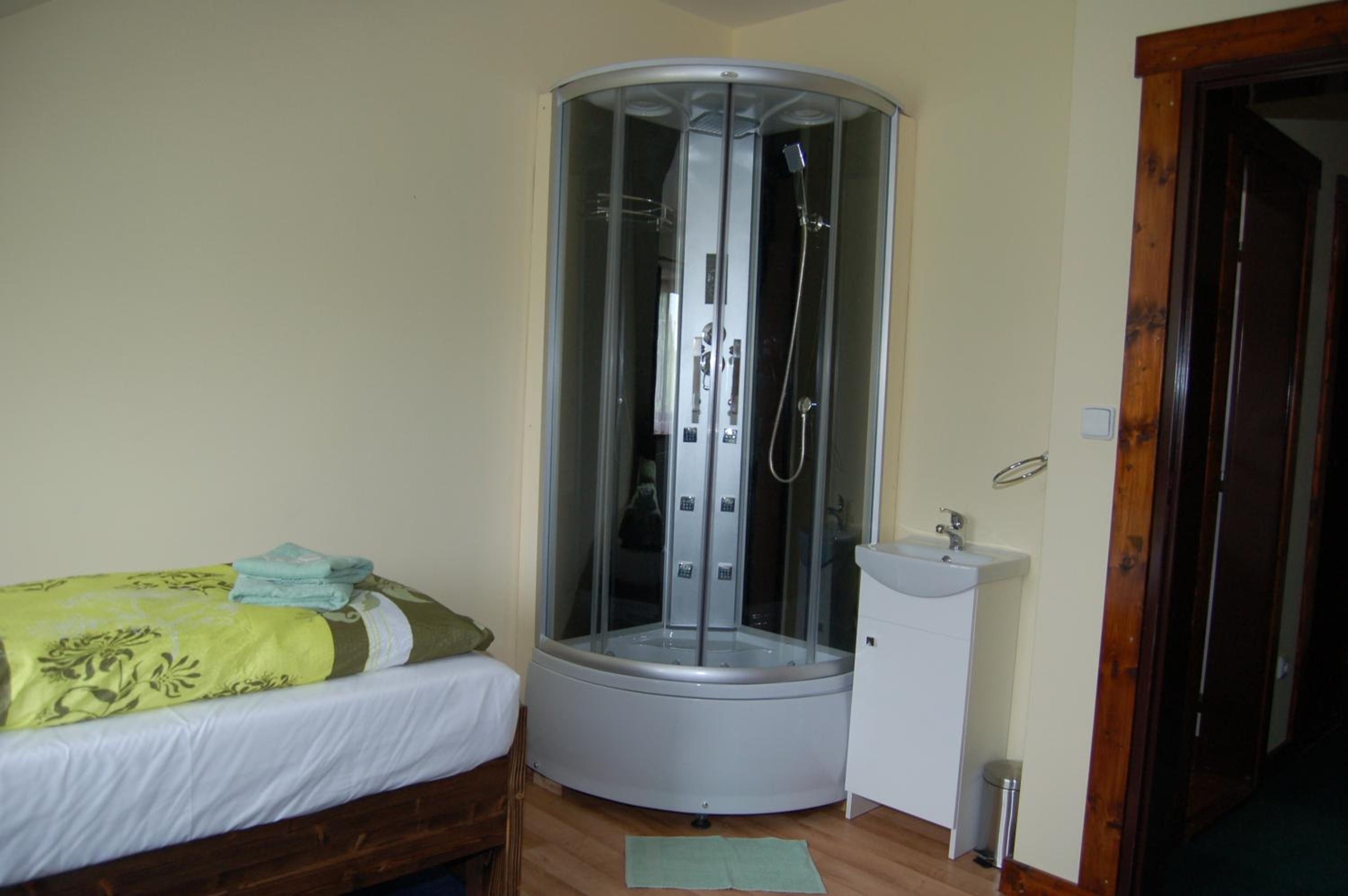 Double or Twin Room - Photo 2