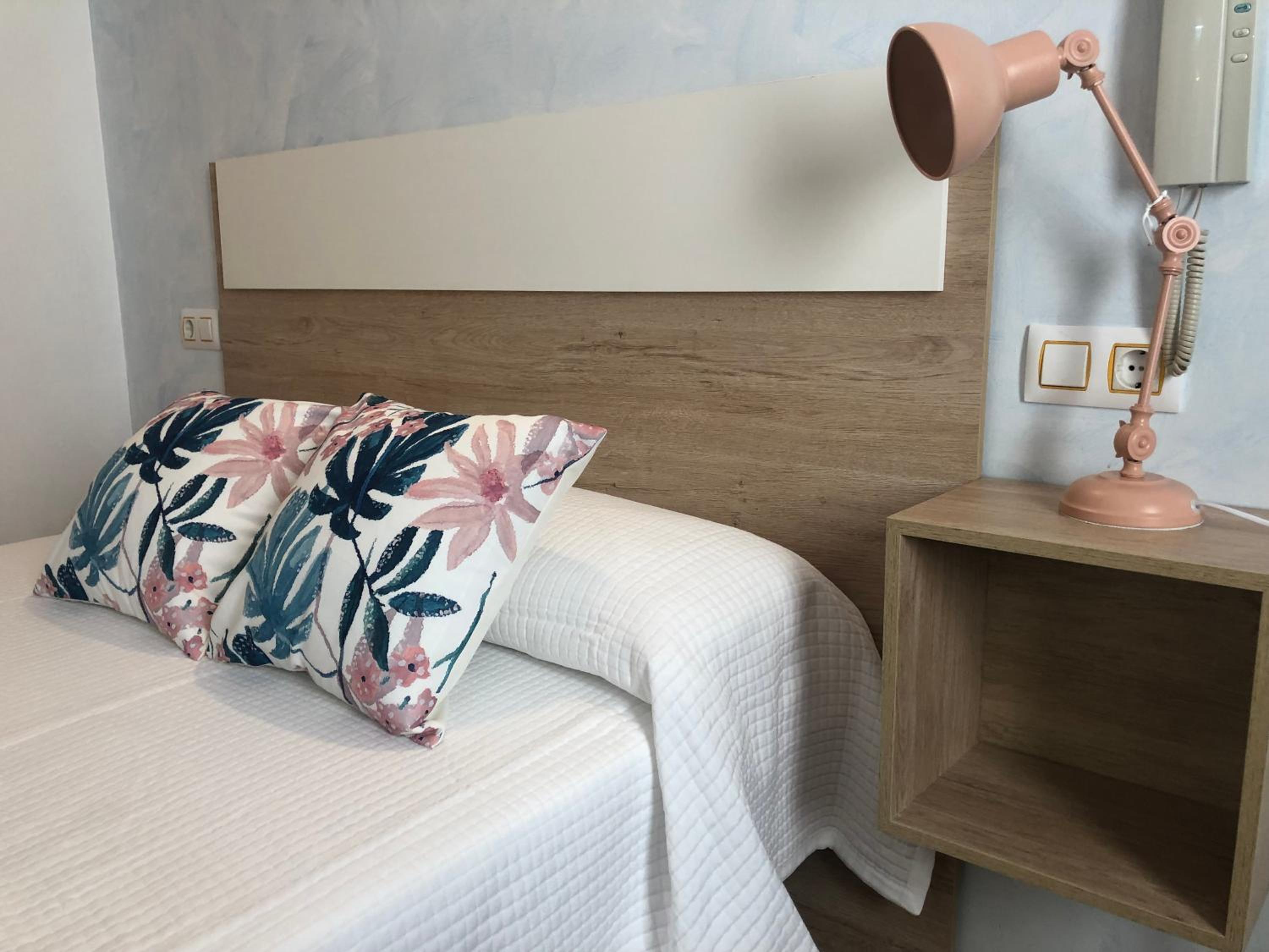 Single Room with Private Bathroom, photo 7