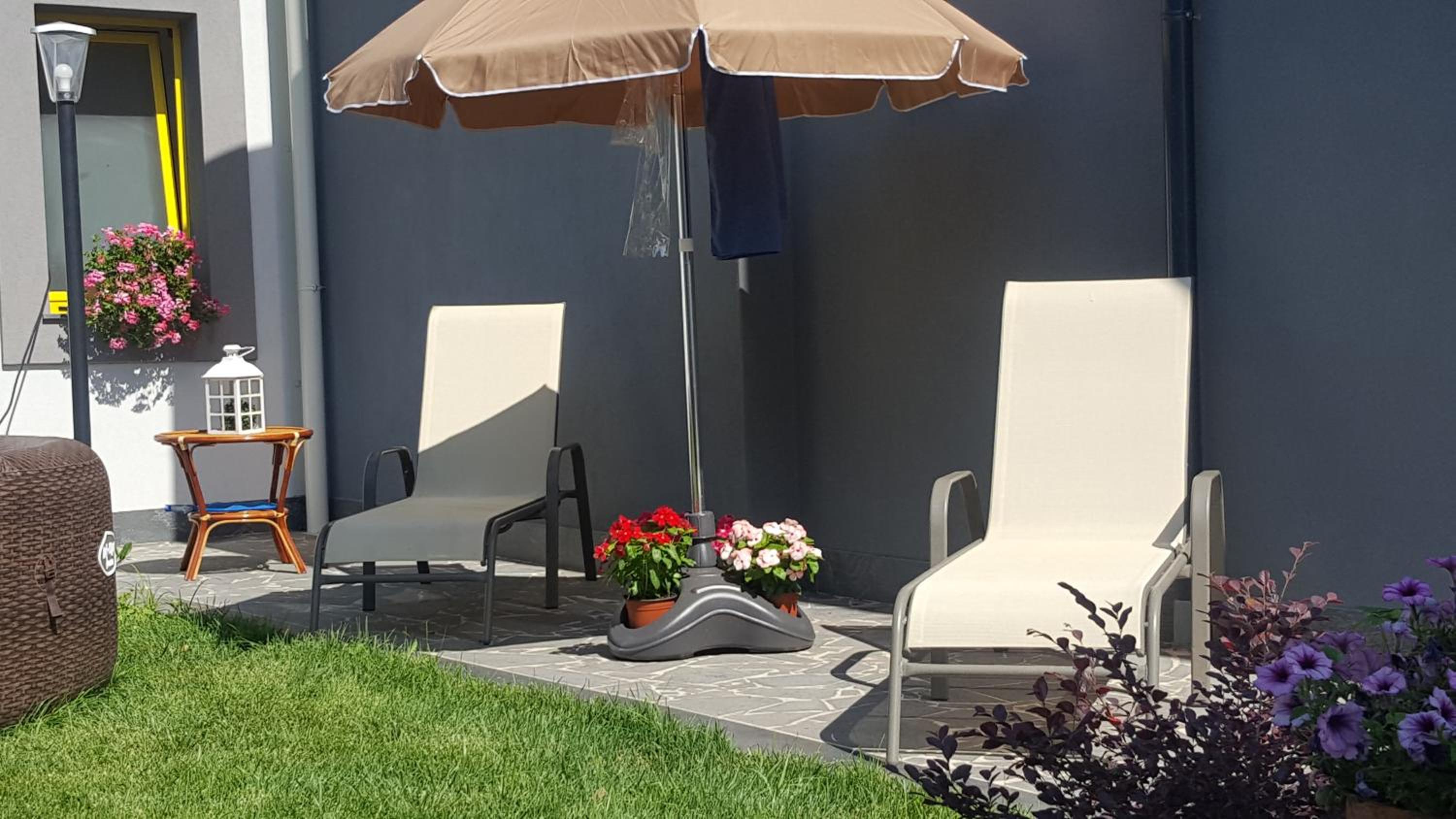 Double Room with Garden View - Photo 12
