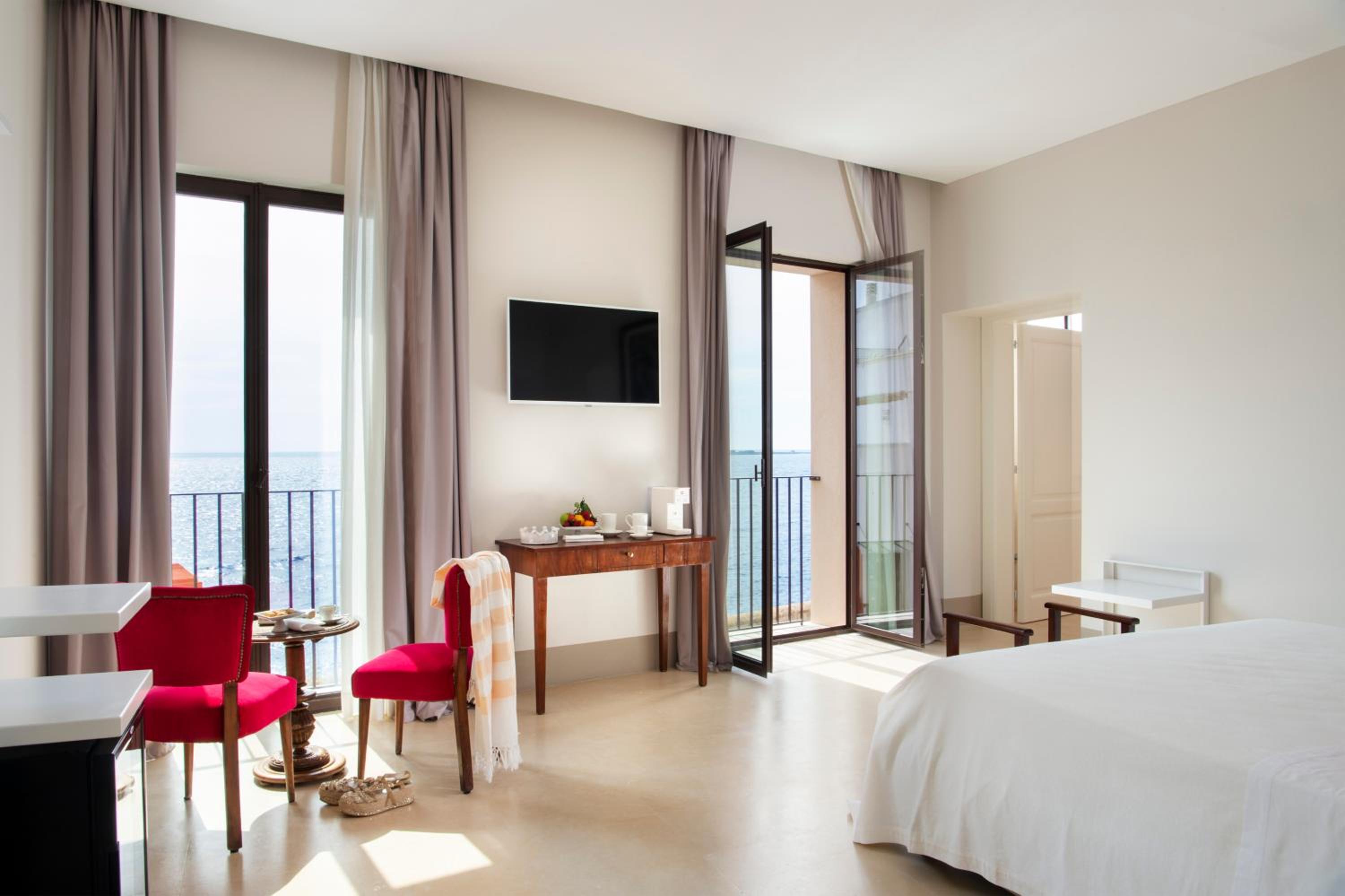 Junior Suite with Sea View photo 1