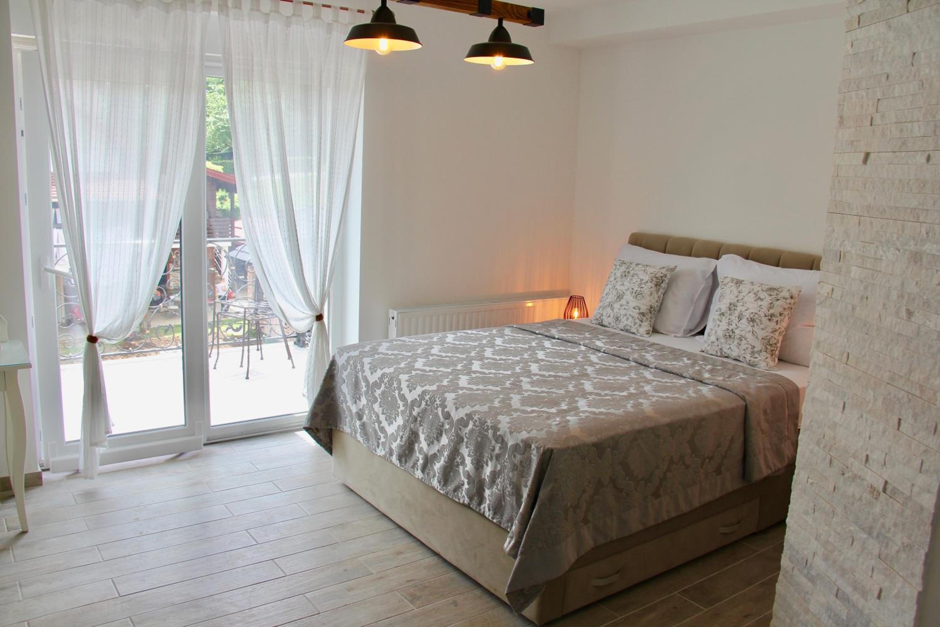 Deluxe Double Room with Balcony - Photo 44