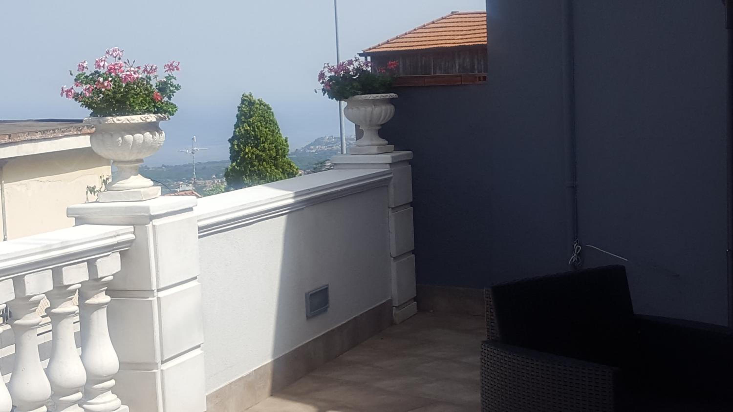 Double Room with Garden View - Photo 10