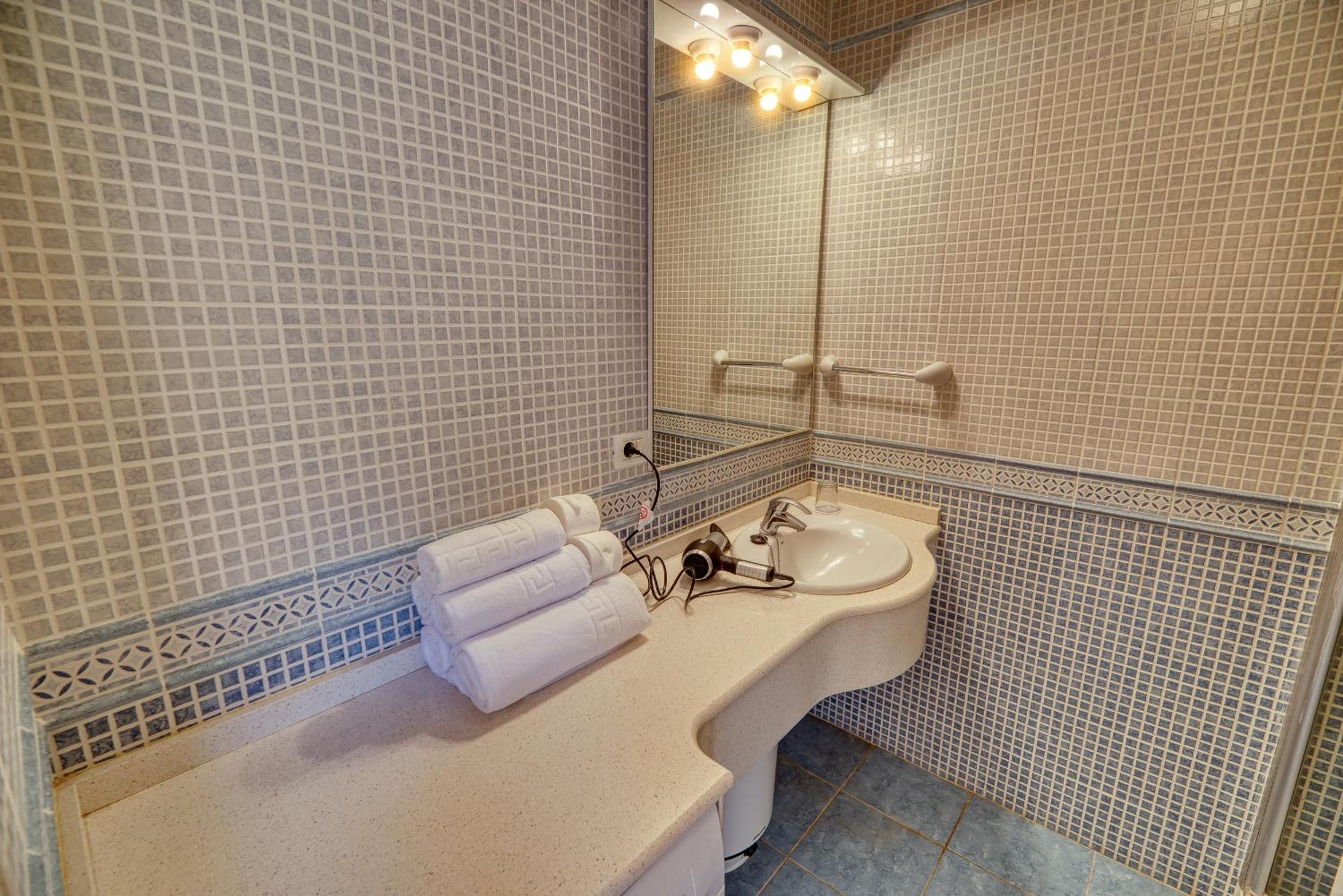 Two-Bedroom House photo 2