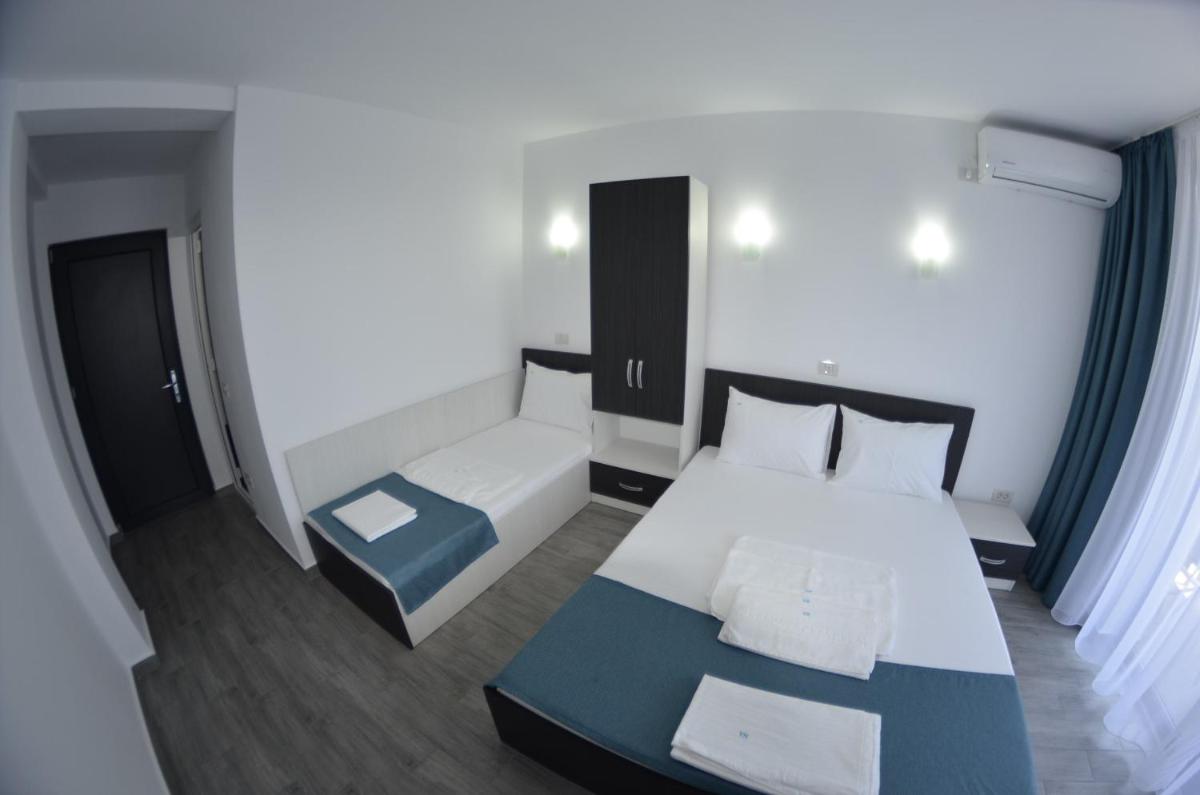 Triple Room - Photo 14