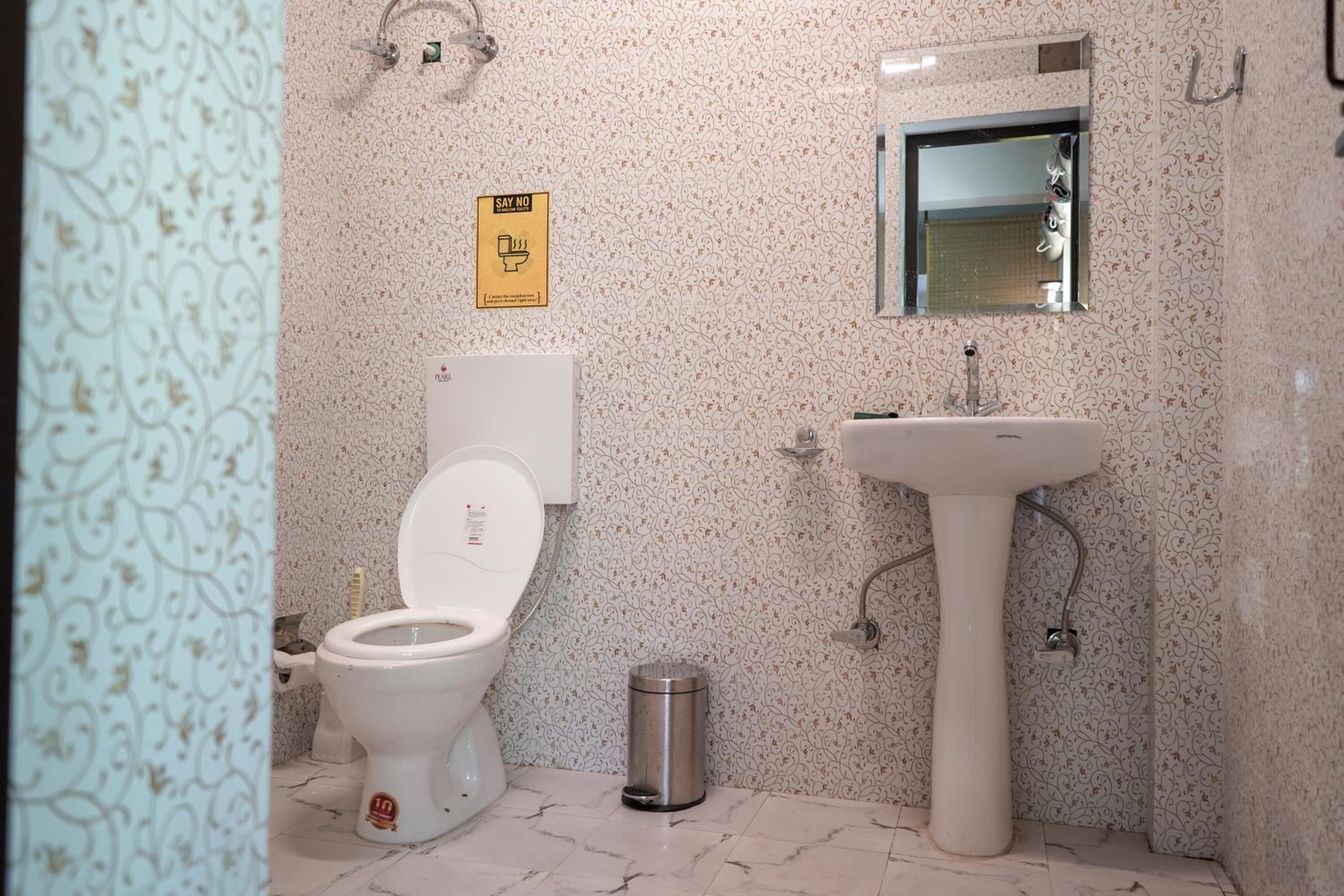 Deluxe Quadruple Room - Quad room with Attached Bathroom, High Speed Wi-Fi and 10% off on F&B photo 2