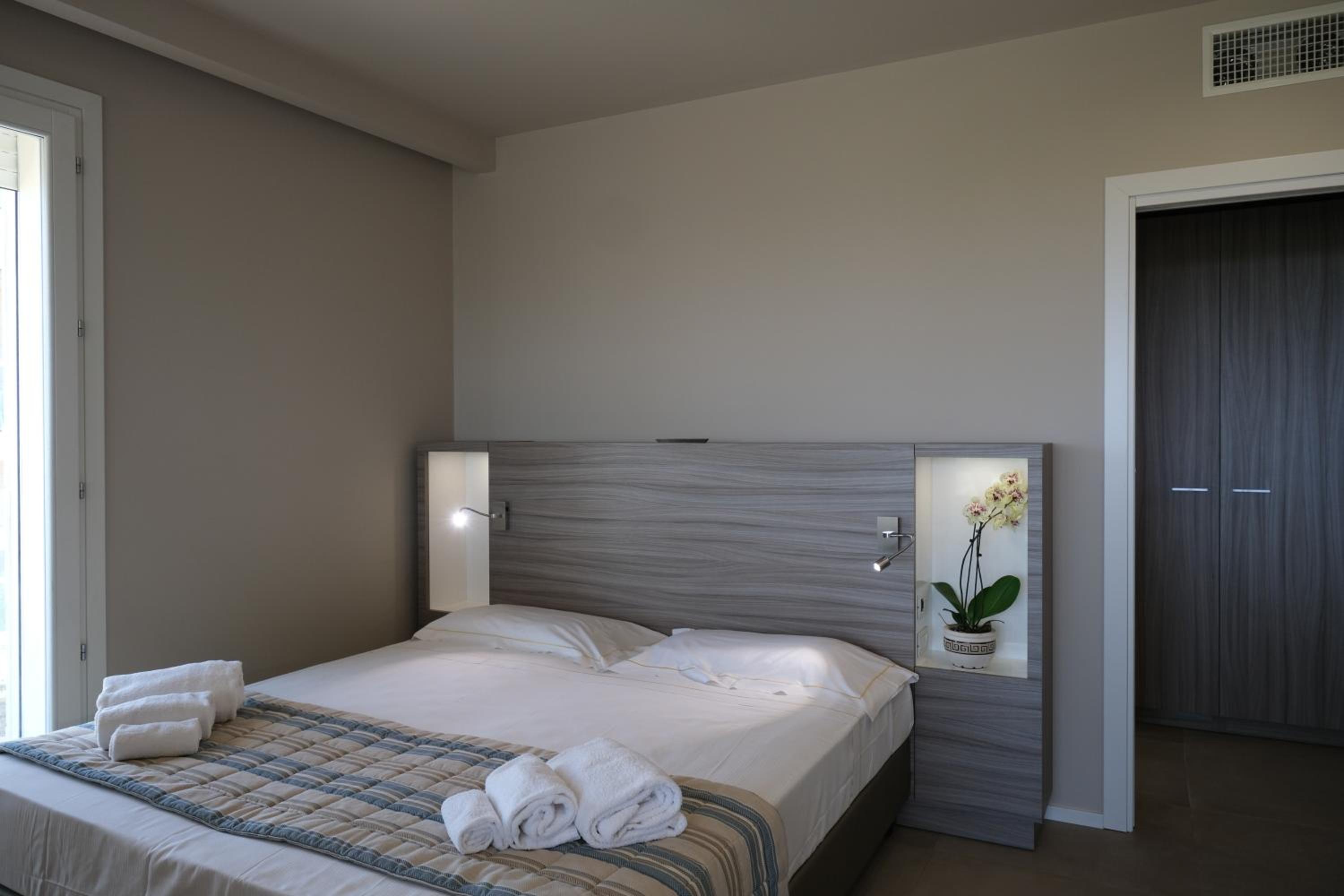 Studio Apartment with Sea View (3th Floor) - Photo 2