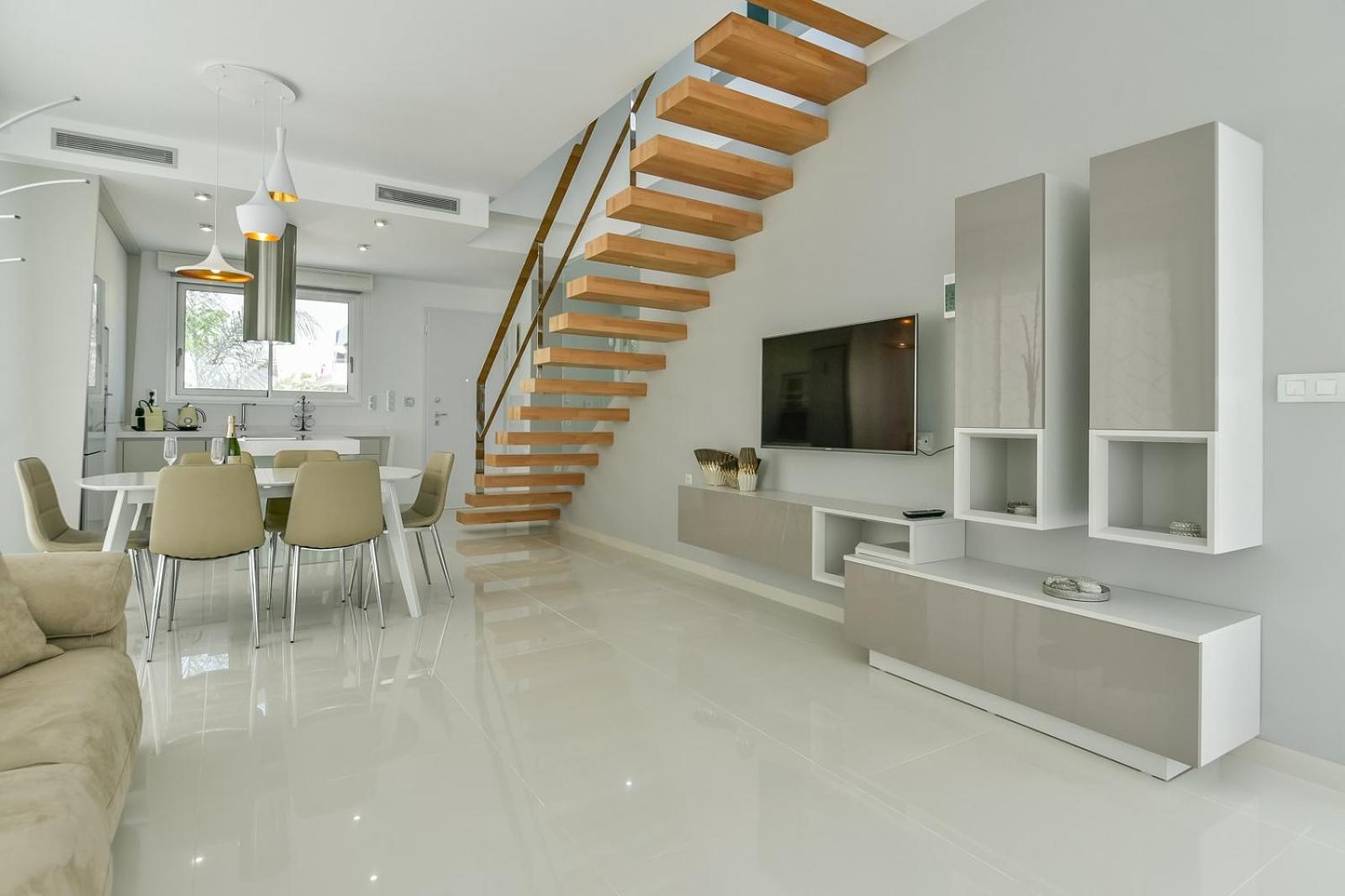 Four-Bedroom House photo 3