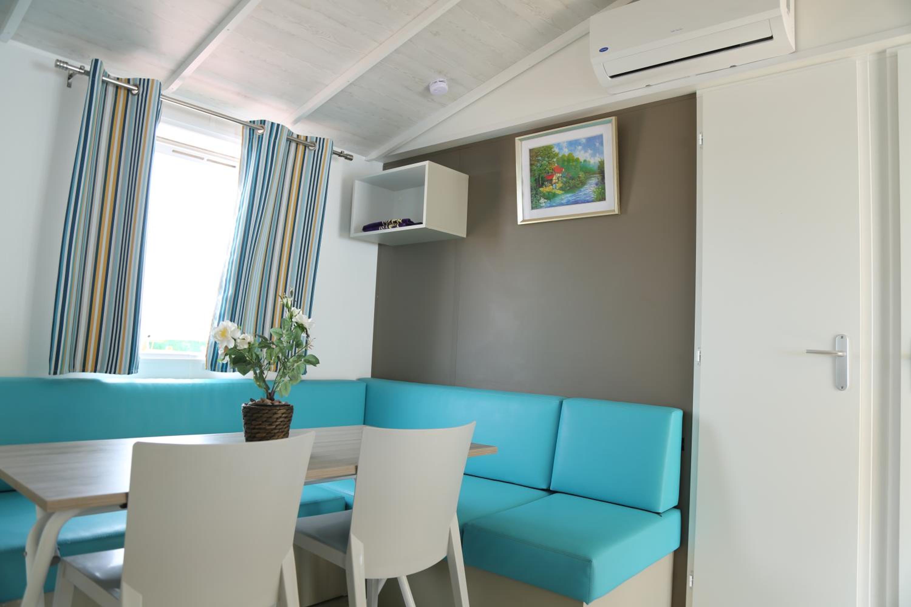 Standard Mobile Home-131 feet from Breachfront (0.6 mi from Aquapark) photo 3