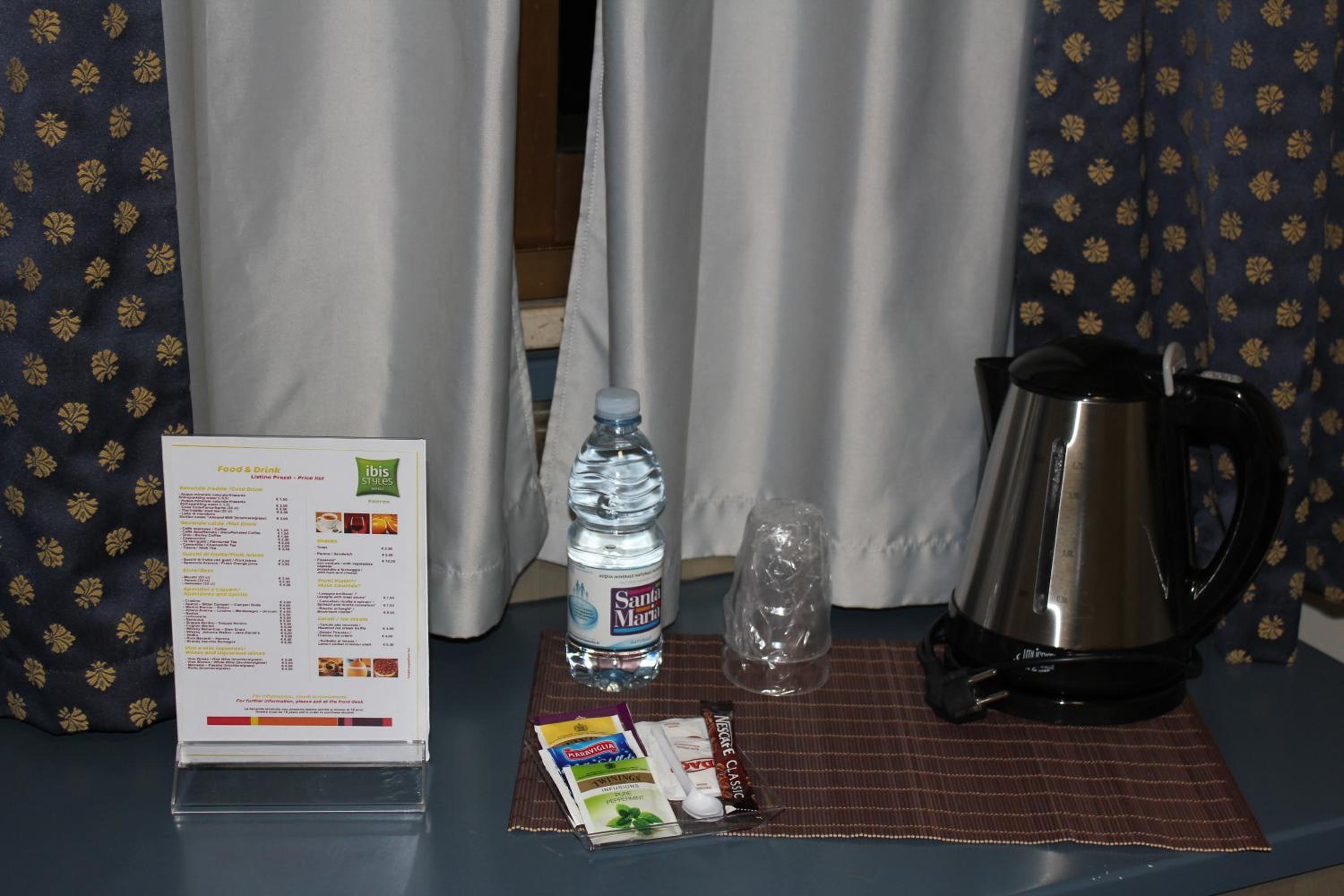 Standard Double Room - Photo 7