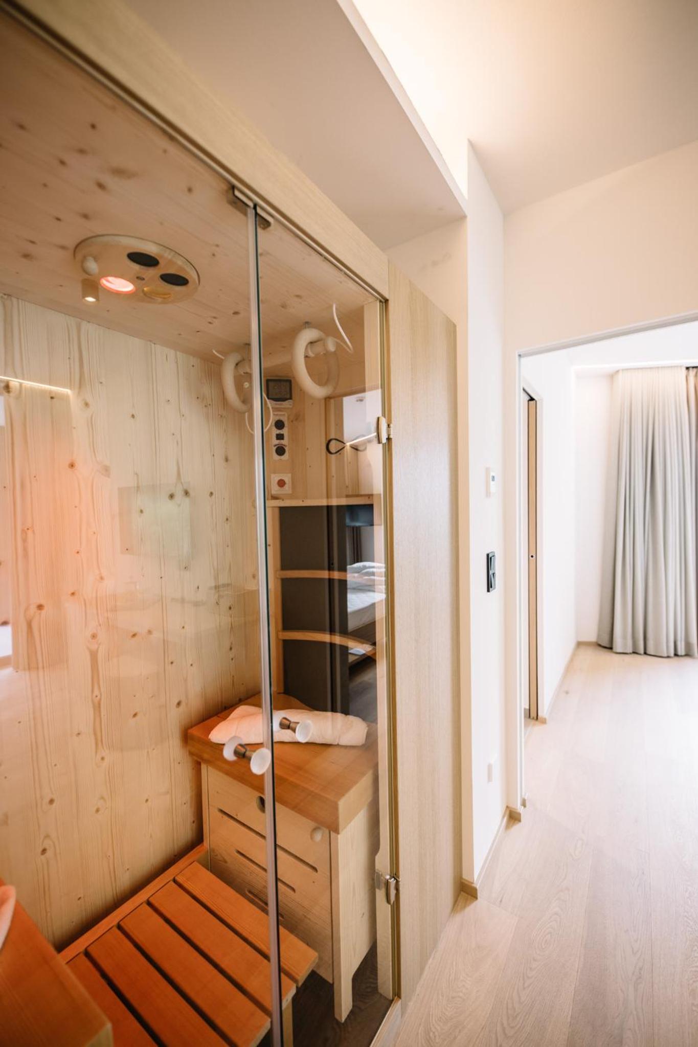 Suite with Sauna photo 3