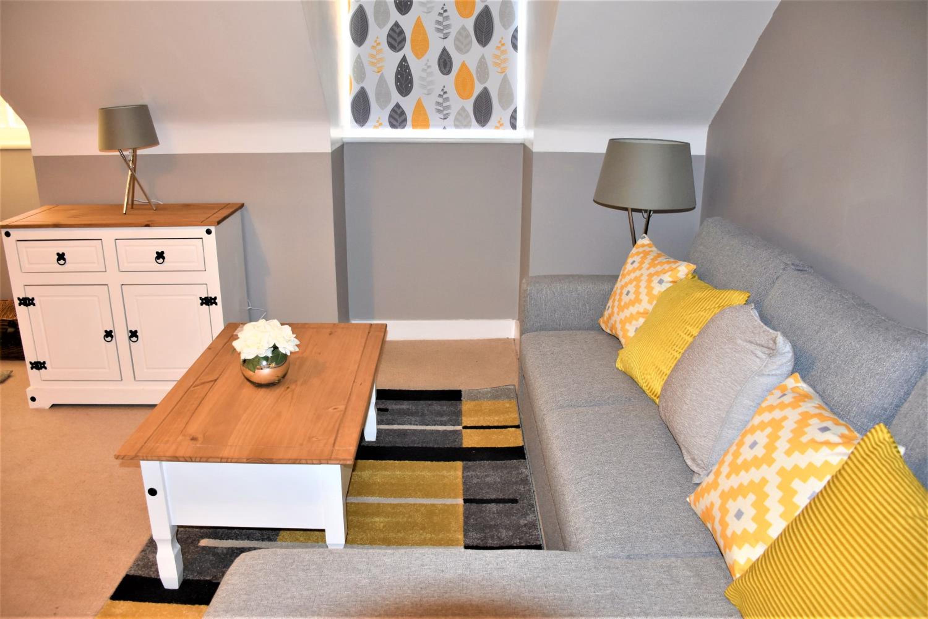 One-Bedroom Apartment - Photo 6