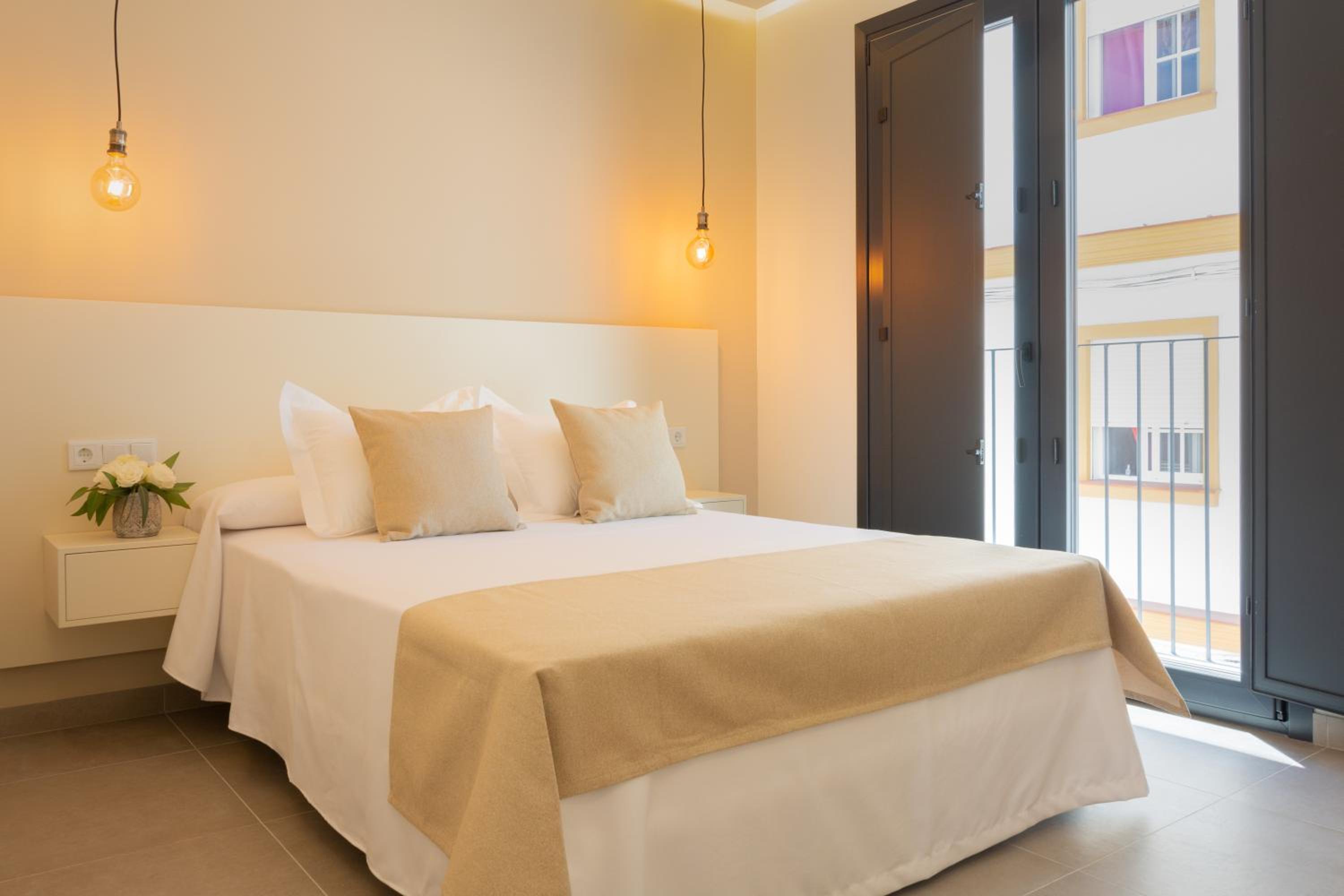 Double Room with Extra Bed - Photo 2