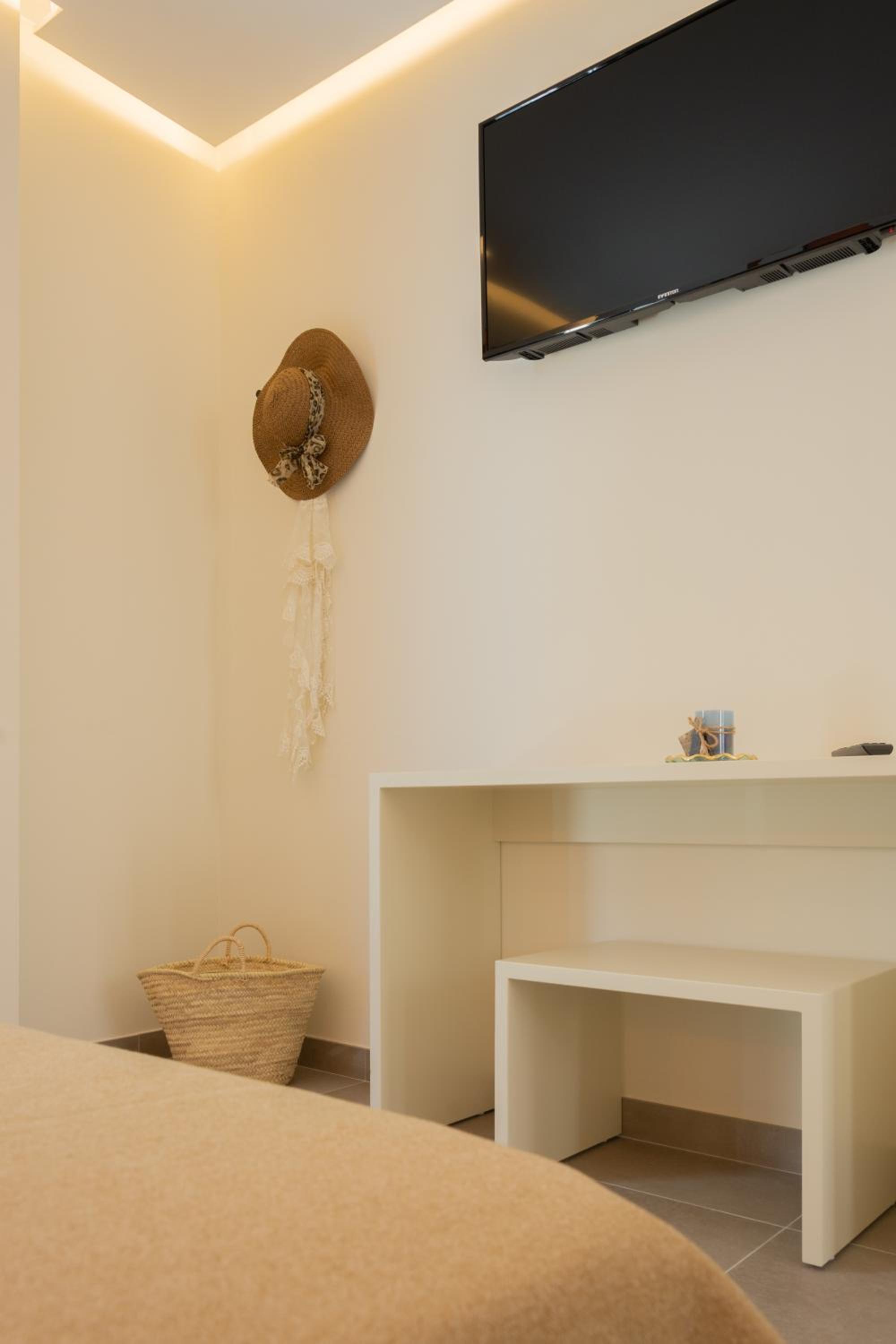 Double Room with Extra Bed - Photo 11