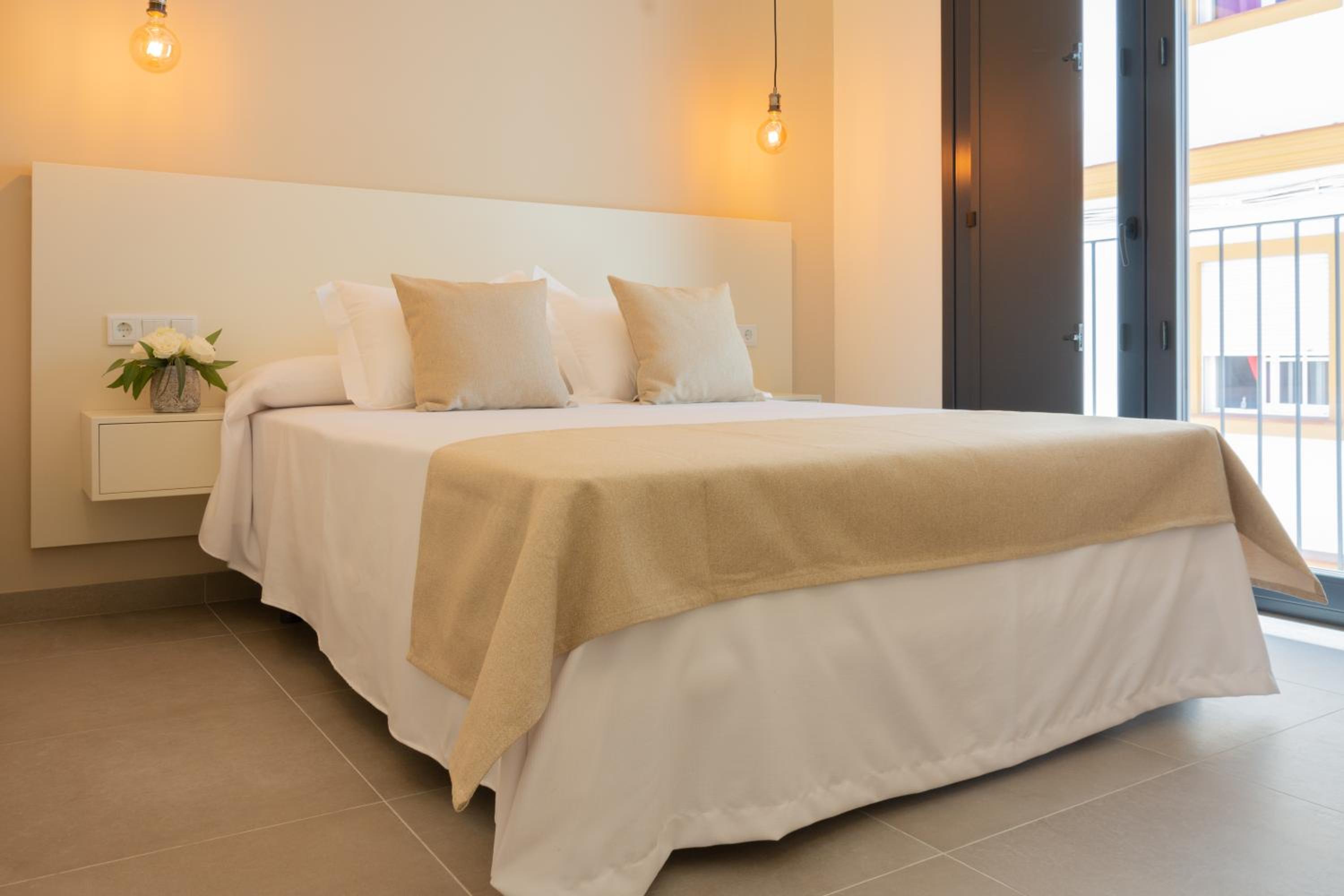 Double Room with Extra Bed - Photo 8