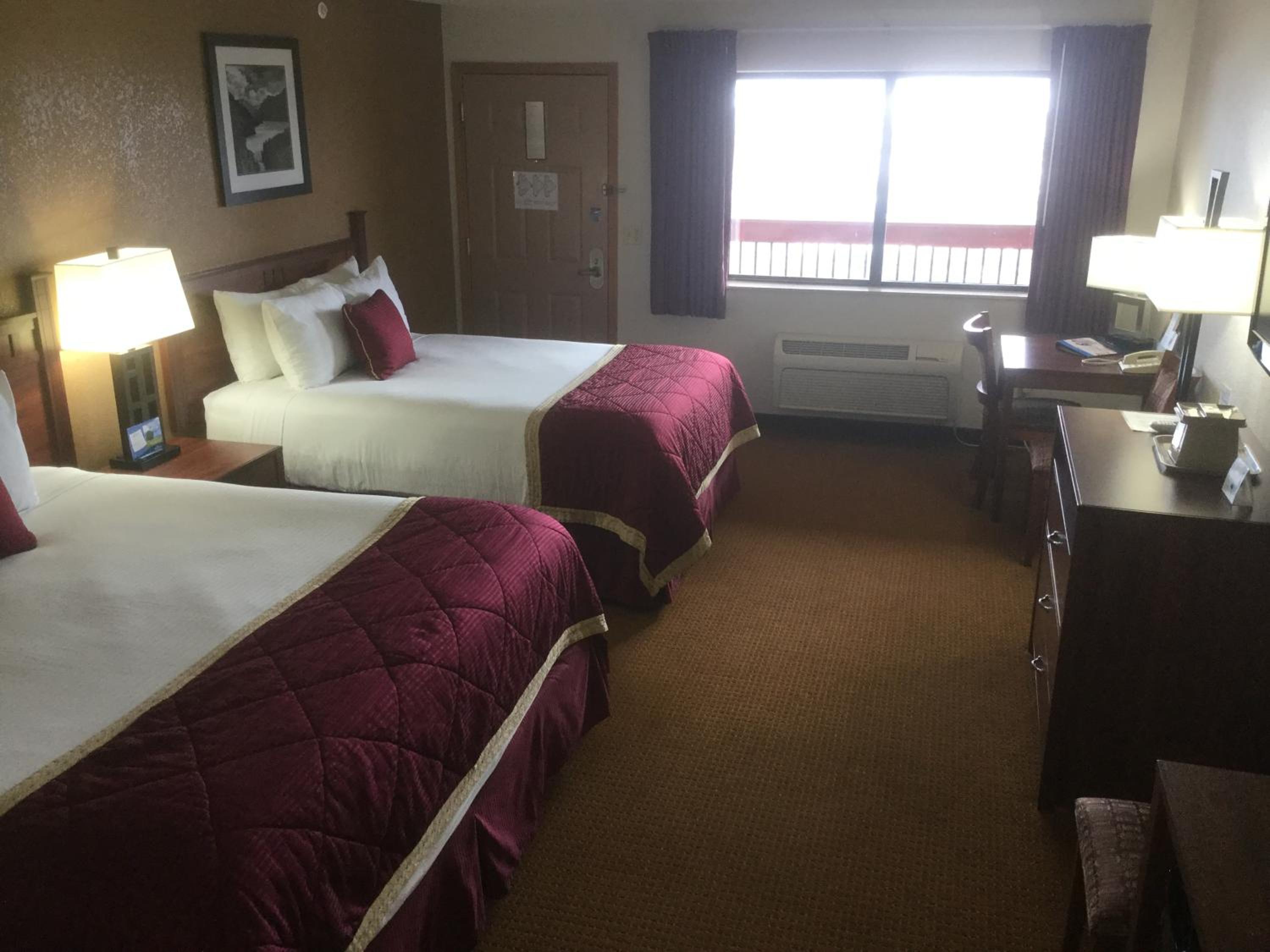 Queen Room with Two Queen Beds and Bath Tub - Mobility Accessible/Non-Smoking - Photo 6