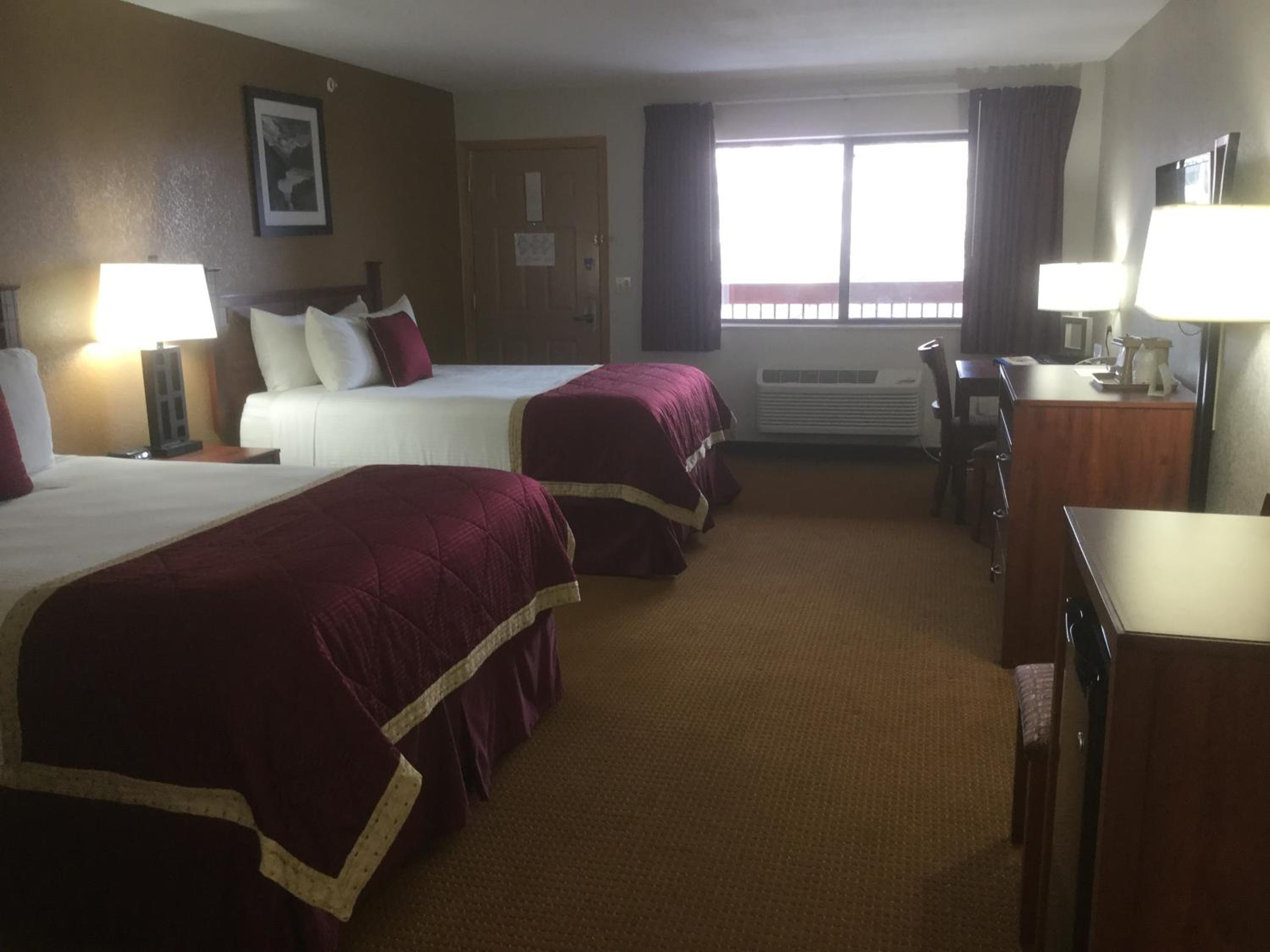Queen Room with Two Queen Beds and Bath Tub - Mobility Accessible/Non-Smoking - Photo 7