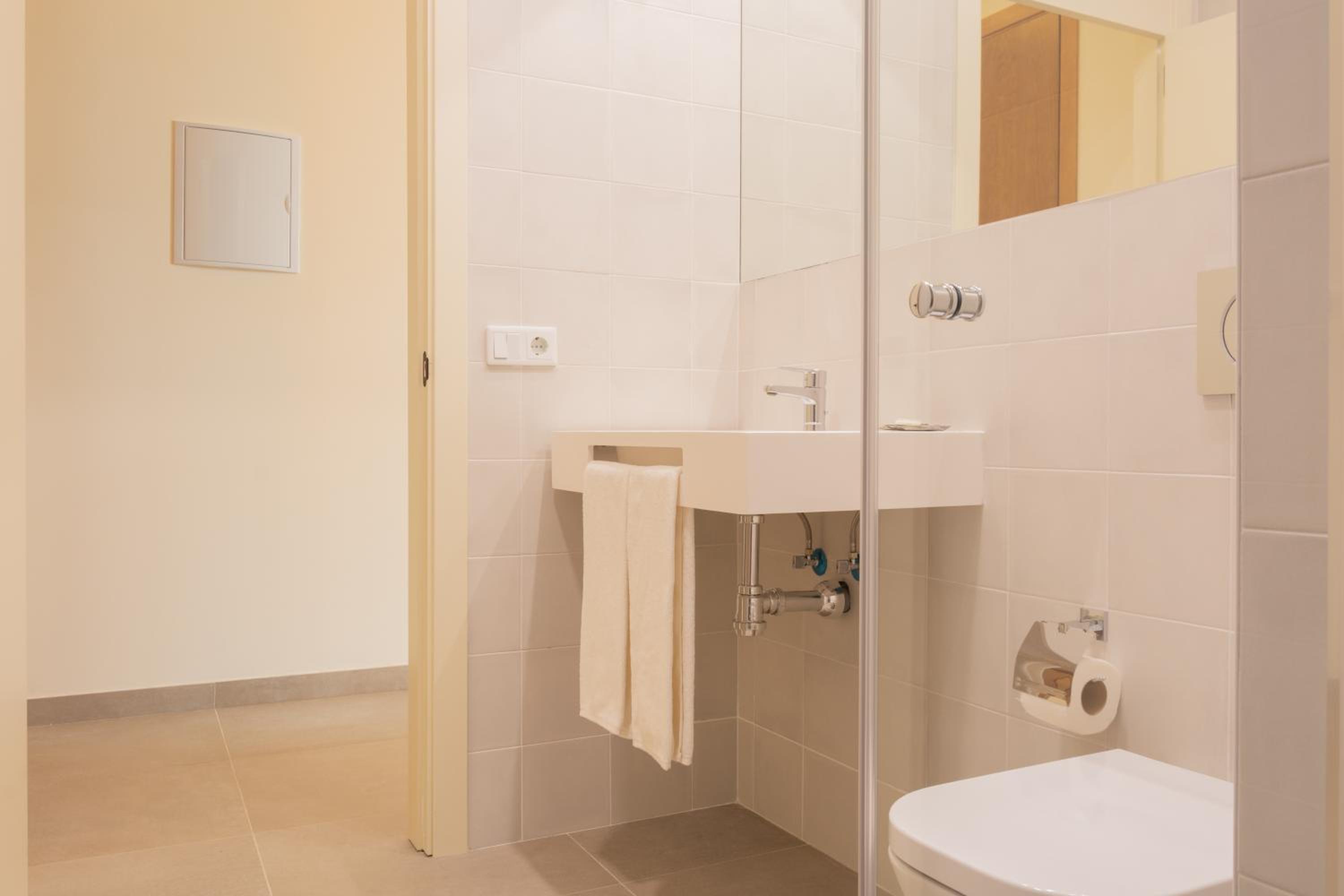 Triple Room - Photo 11