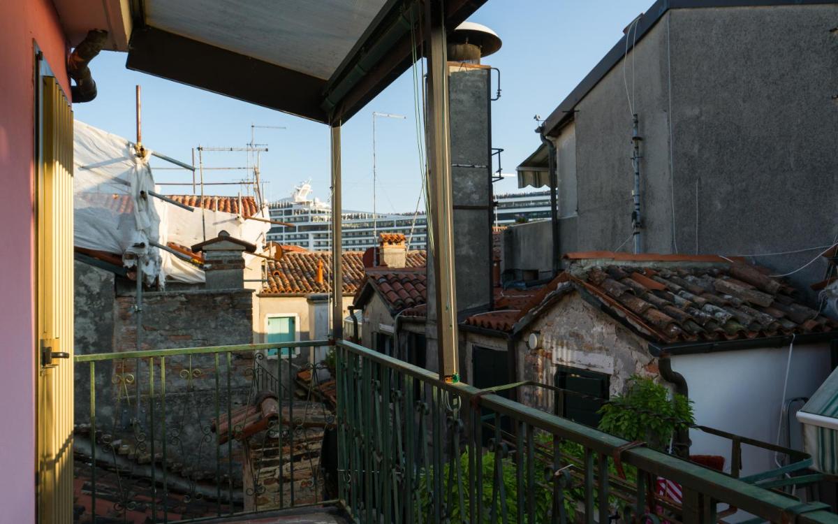 Studio with Terrace photo 3