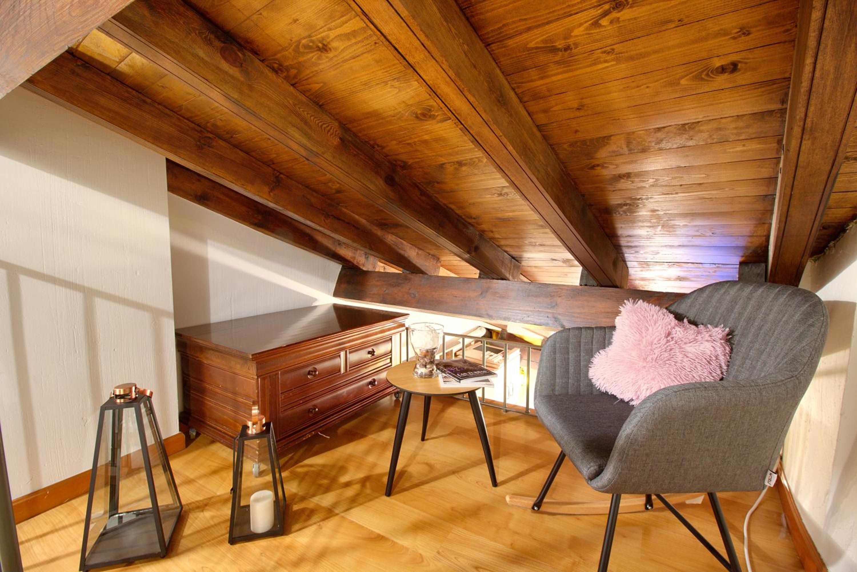 One-Bedroom Apartment photo 3