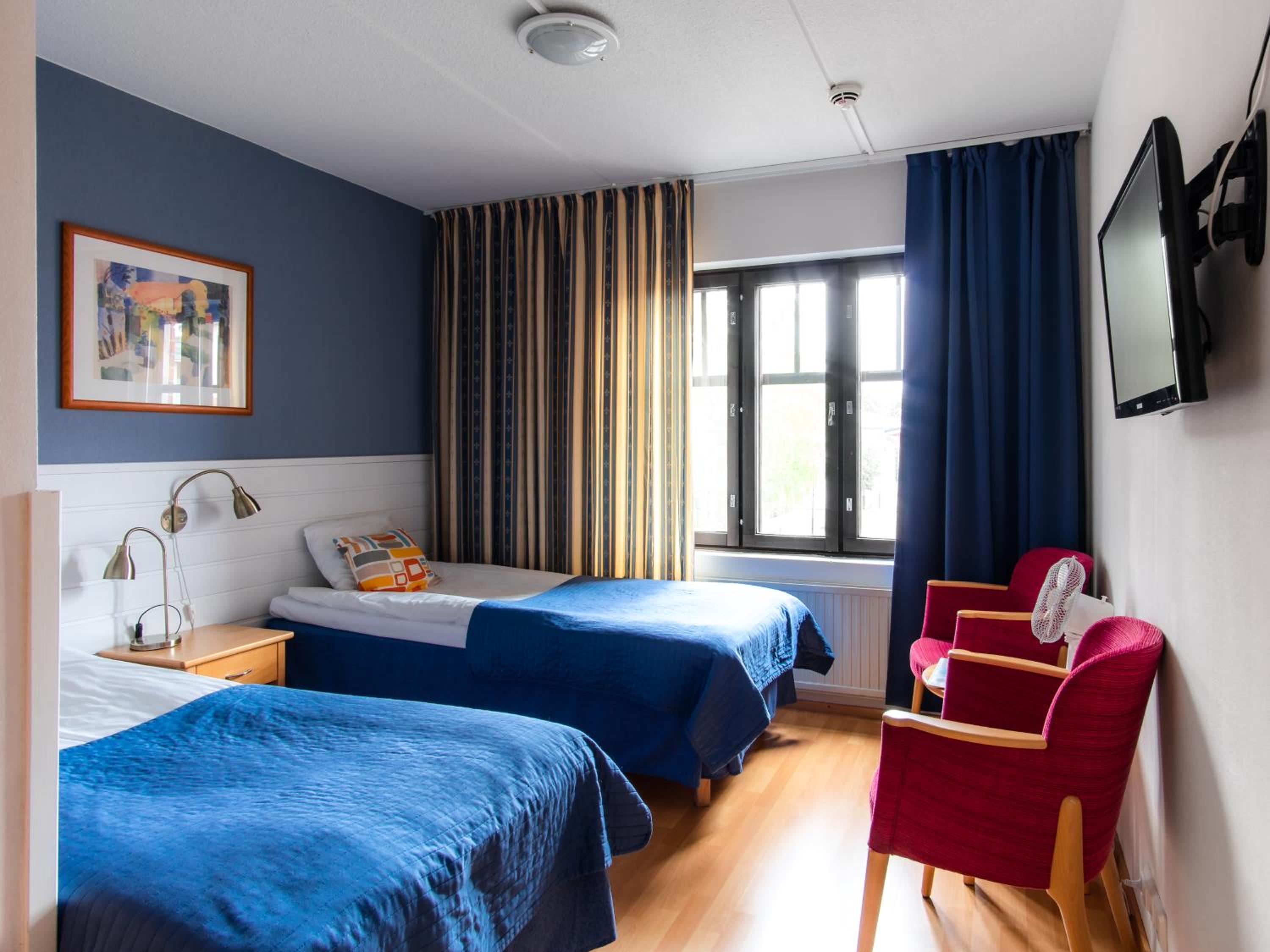Economy Twin Room photo 1