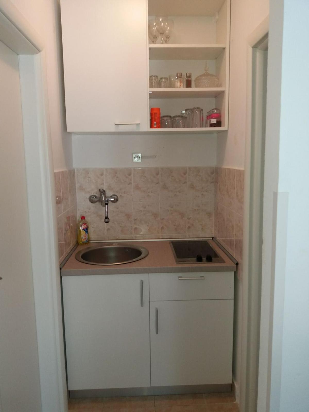 Apartment photo 2