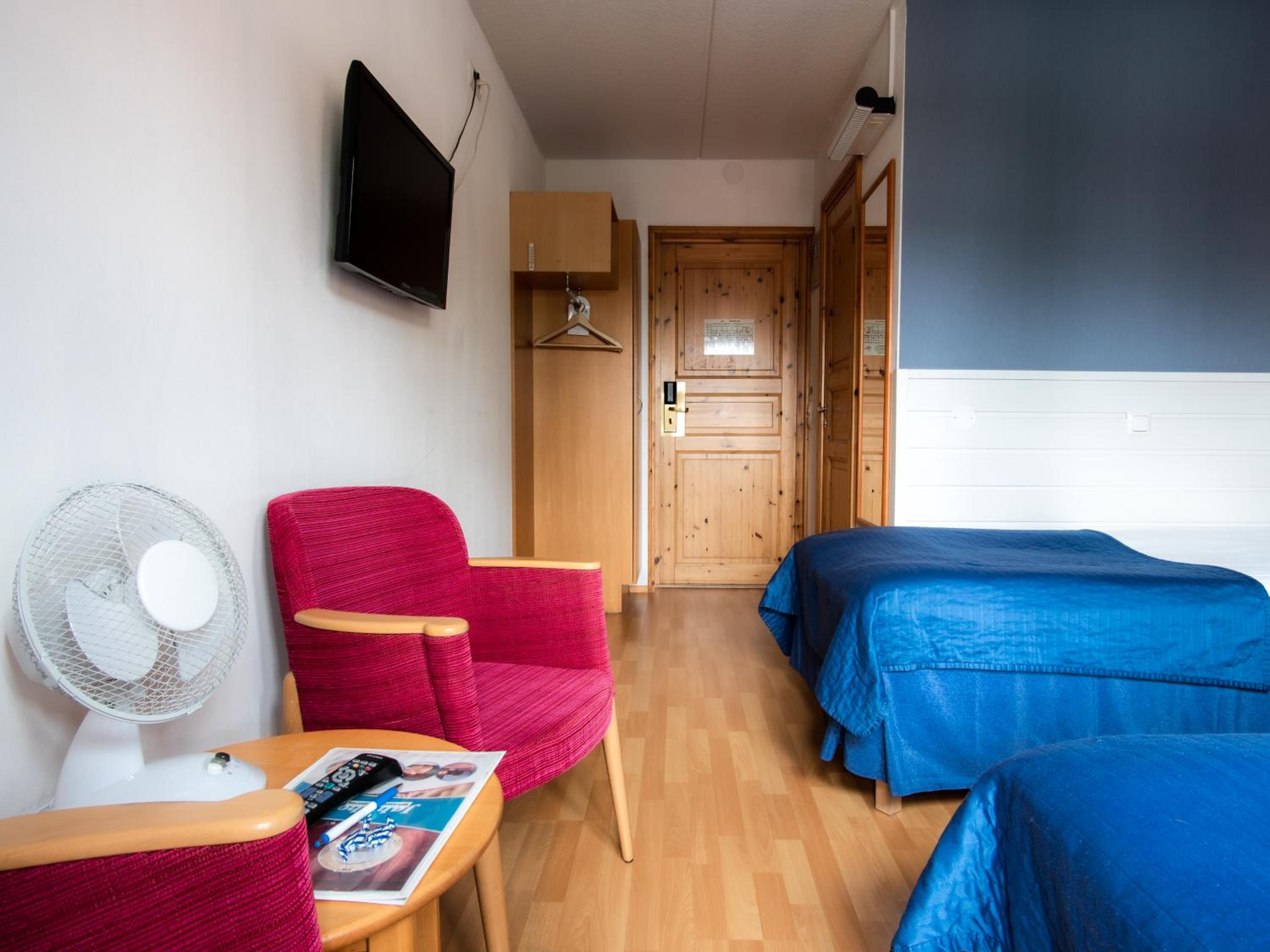 Economy Twin Room photo 3