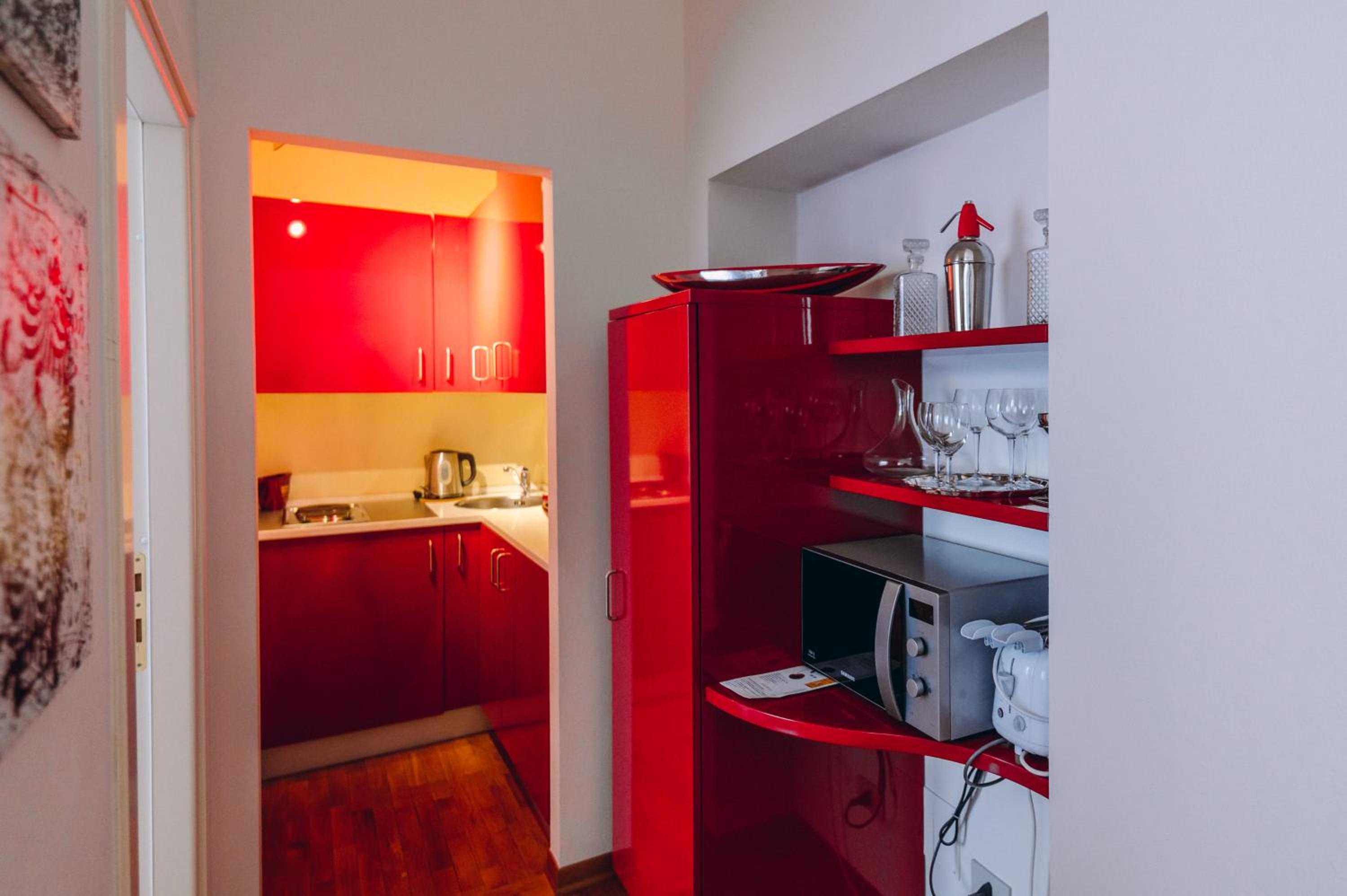 Executive Suite - Photo 4