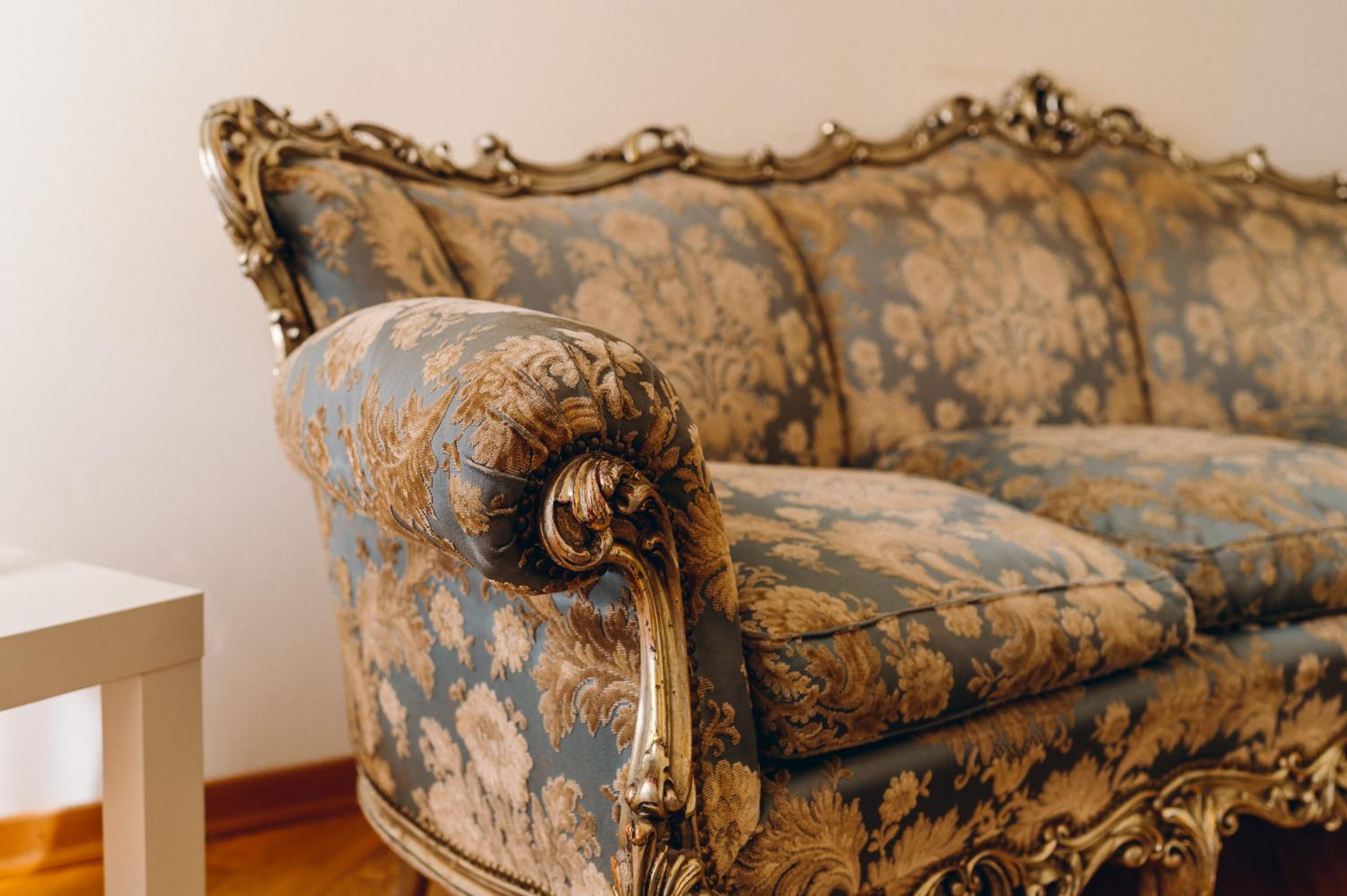Large Suite photo 2