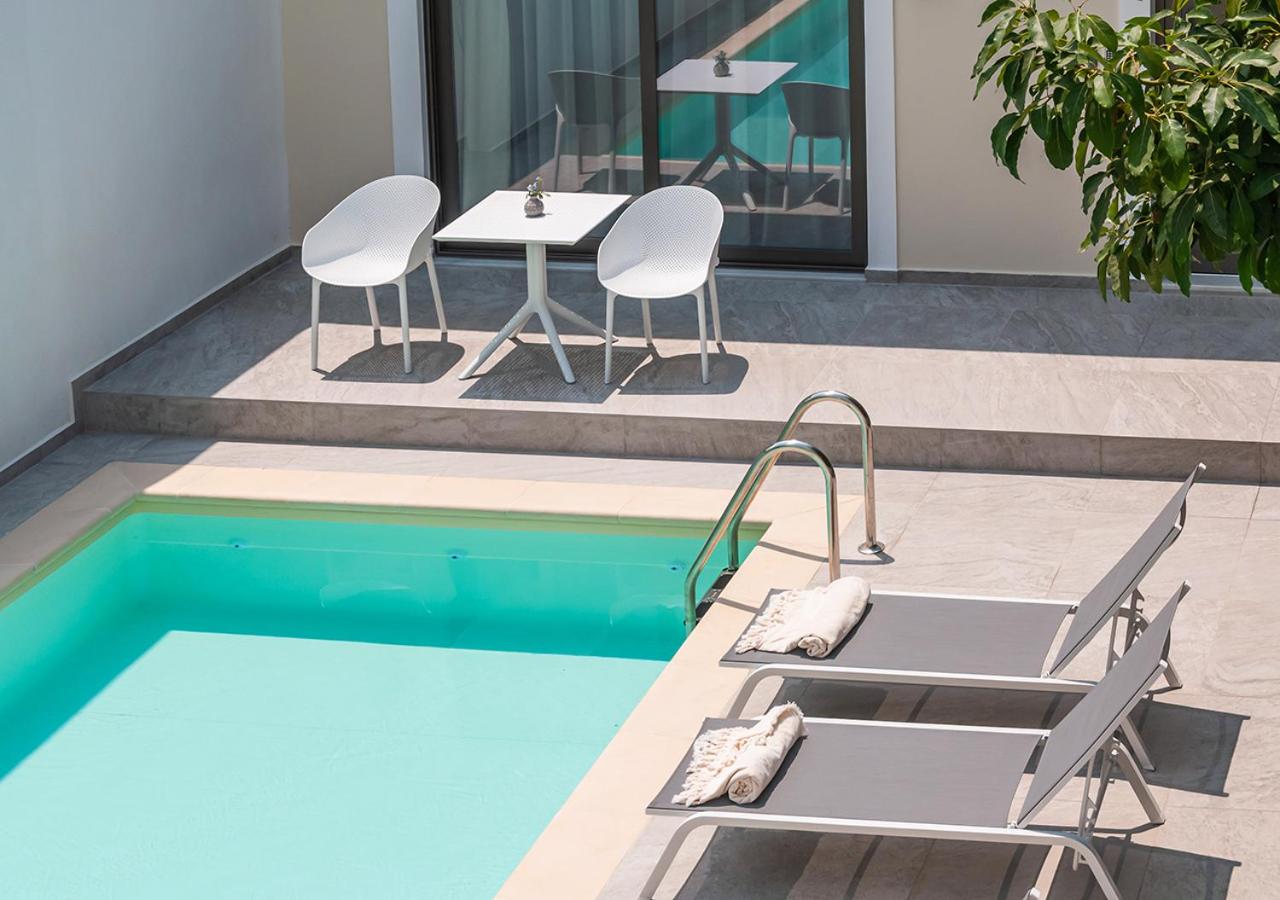 Apartment with Pool View  photo 2