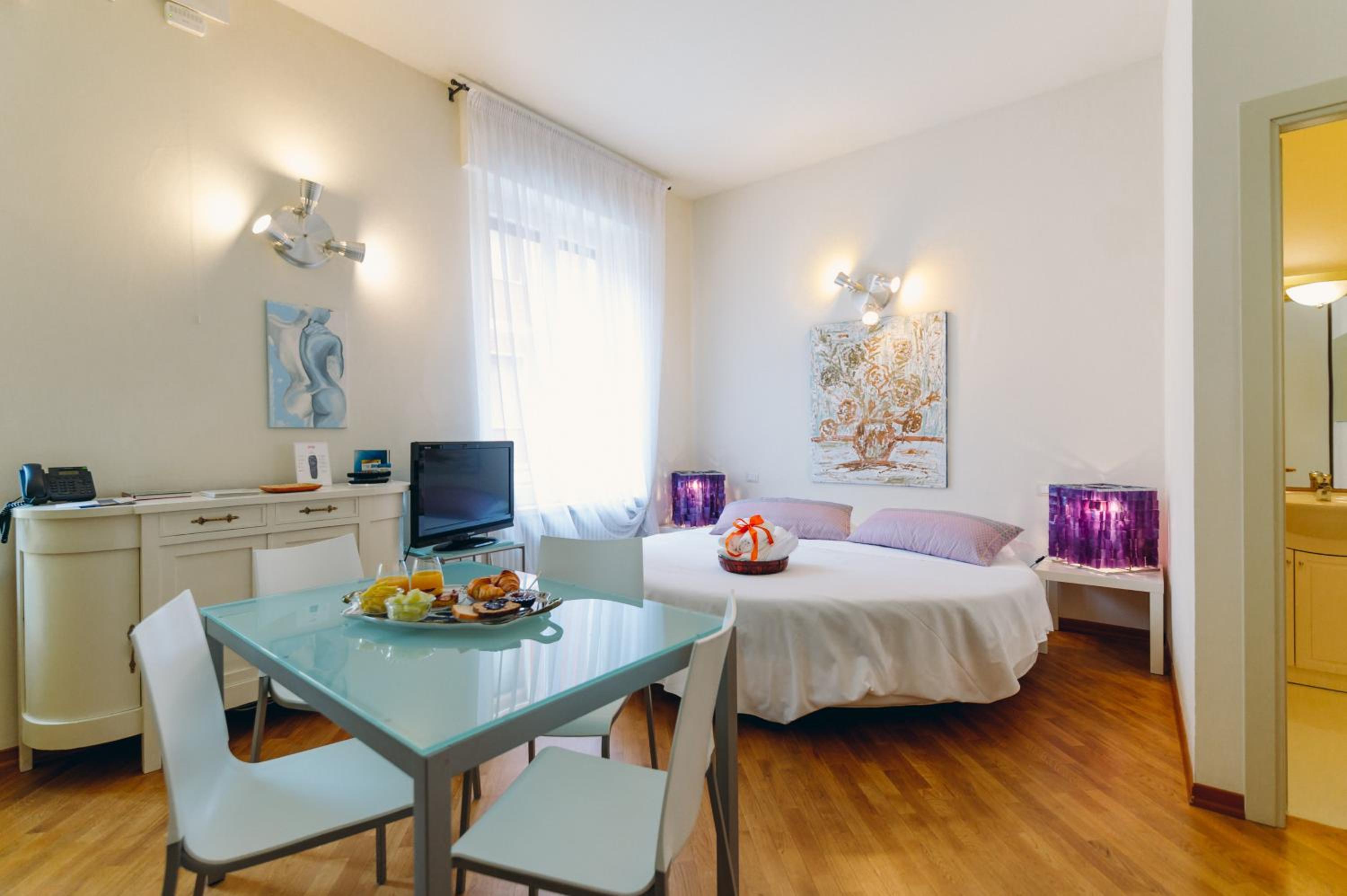 Deluxe Room - Photo 4