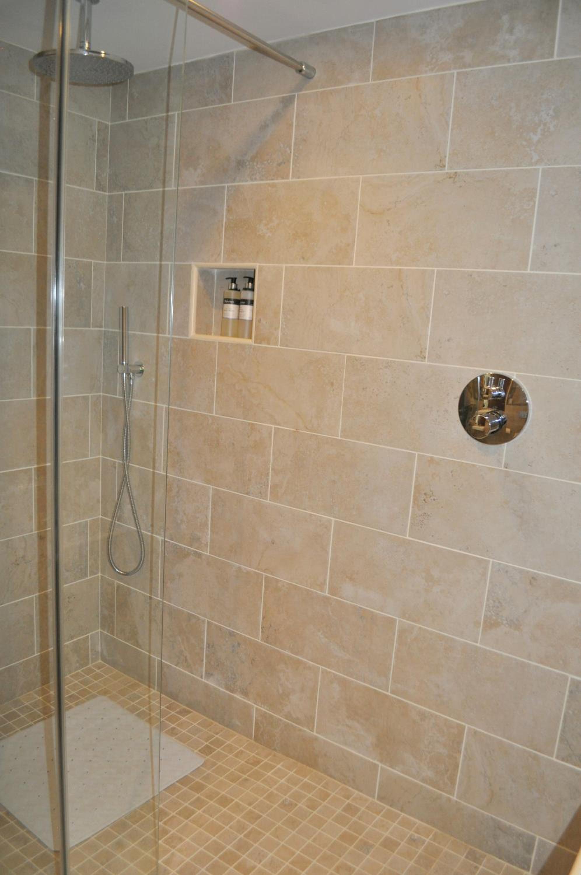 Deluxe Double Room - Photo 10